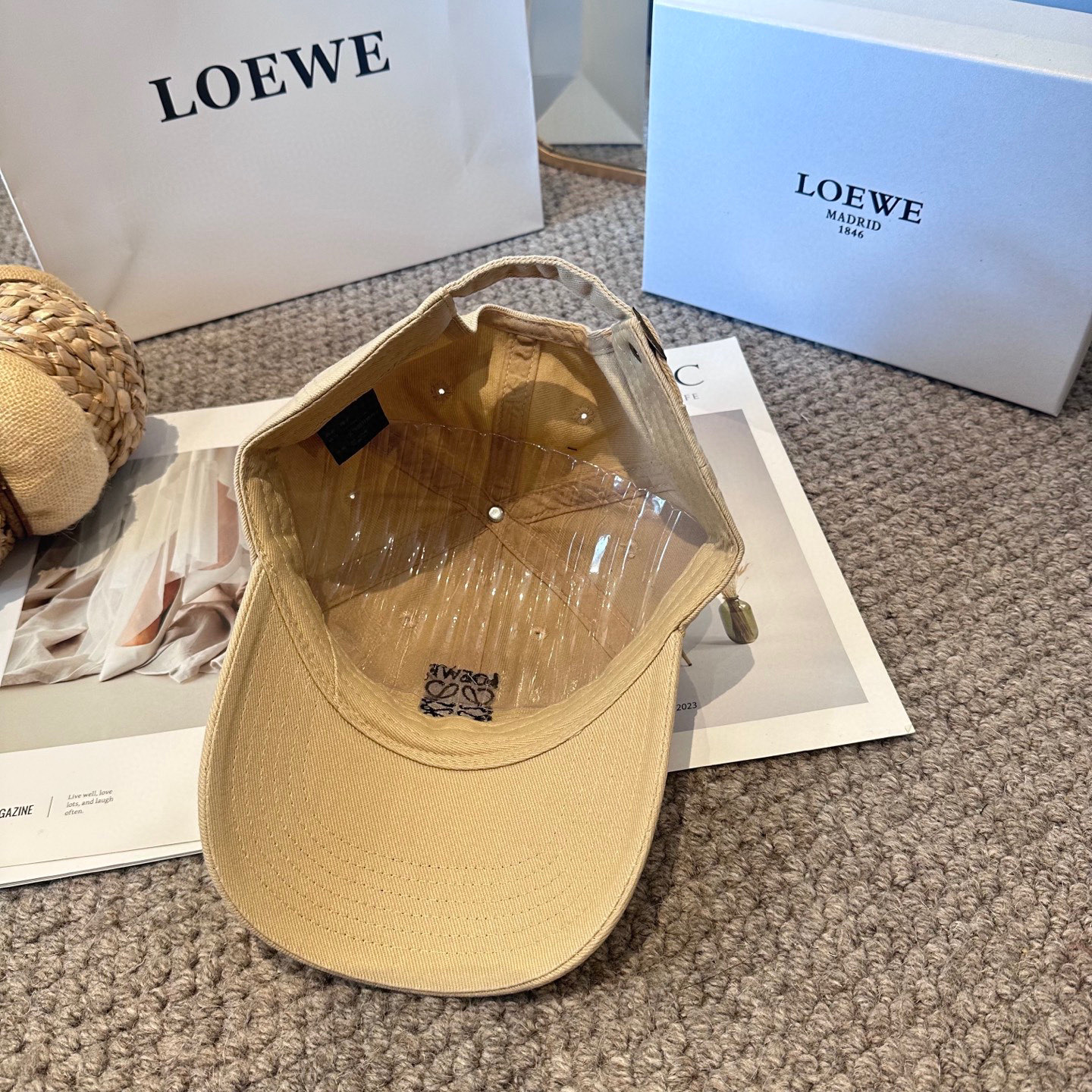 LOEWE【罗意威】新款刺绣棒球帽，专柜同步出货，大牌款超好搭配，赶紧入手