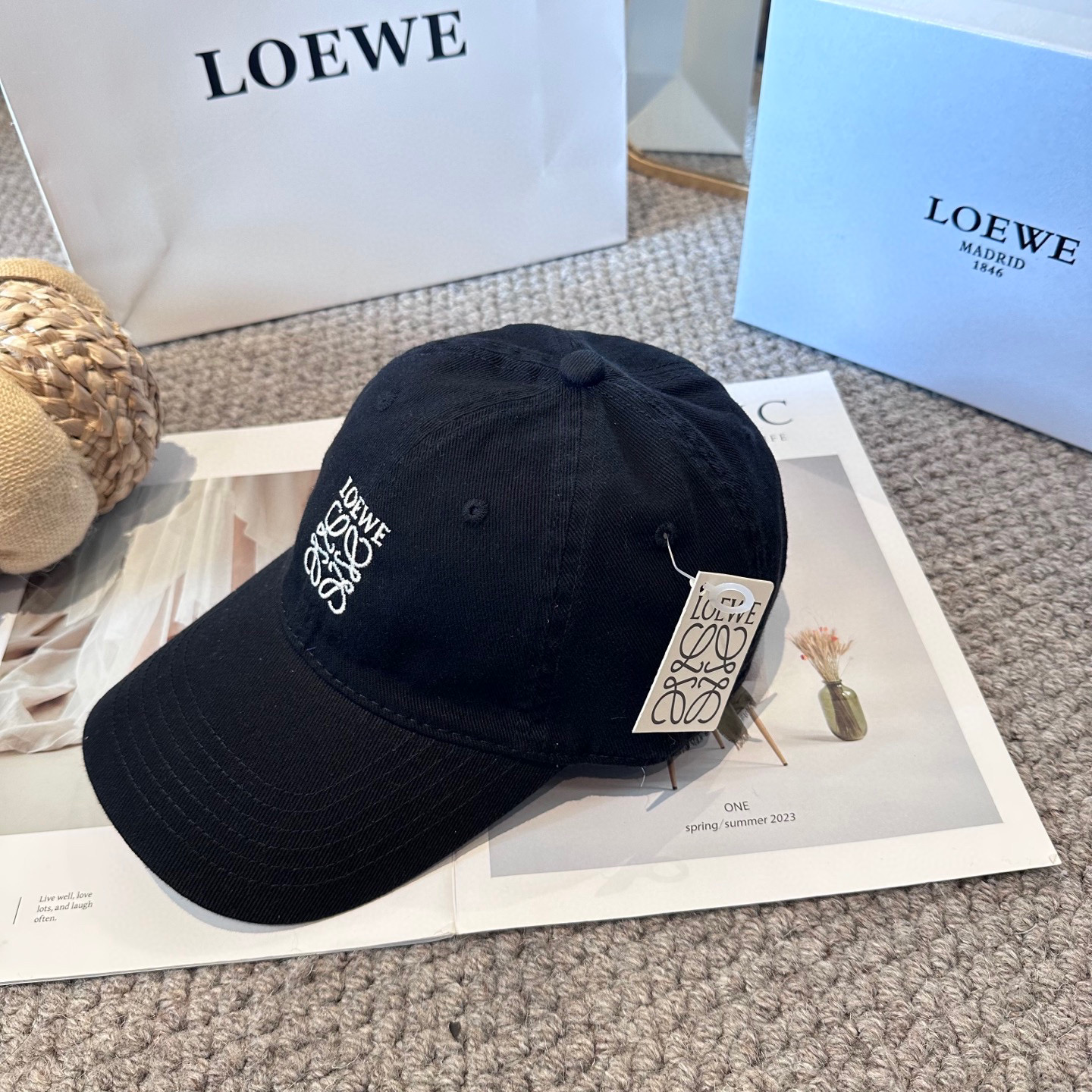 LOEWE【罗意威】新款刺绣棒球帽，专柜同步出货，大牌款超好搭配，赶紧入手