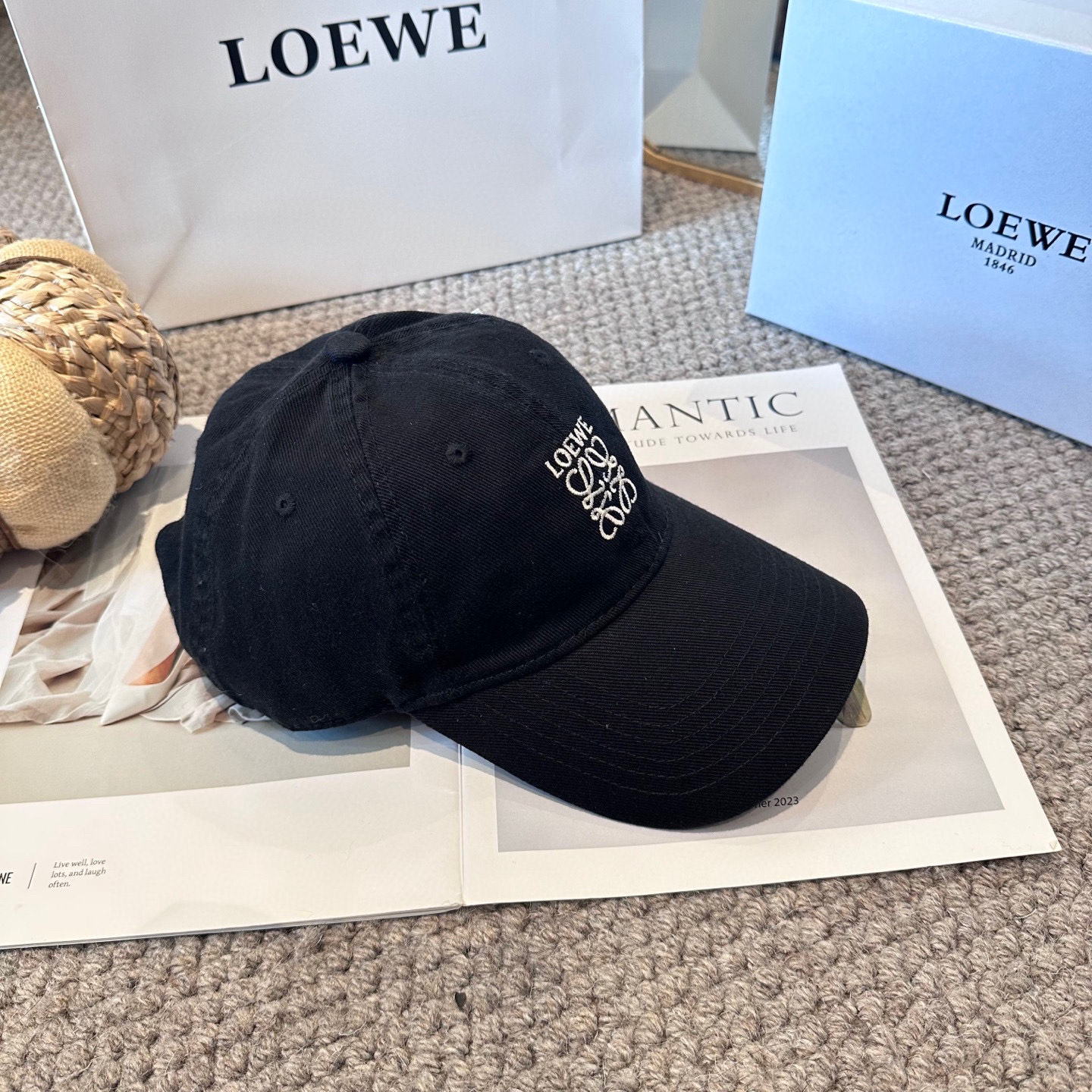 LOEWE【罗意威】新款刺绣棒球帽，专柜同步出货，大牌款超好搭配，赶紧入手