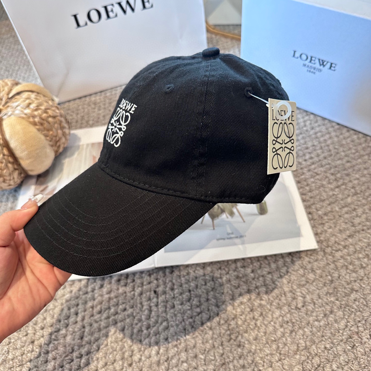 LOEWE【罗意威】新款刺绣棒球帽，专柜同步出货，大牌款超好搭配，赶紧入手