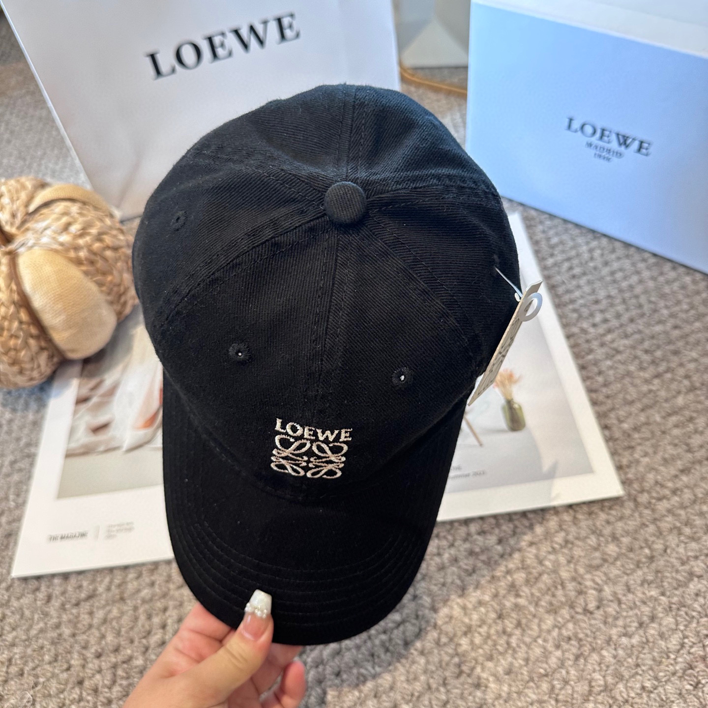 LOEWE【罗意威】新款刺绣棒球帽，专柜同步出货，大牌款超好搭配，赶紧入手
