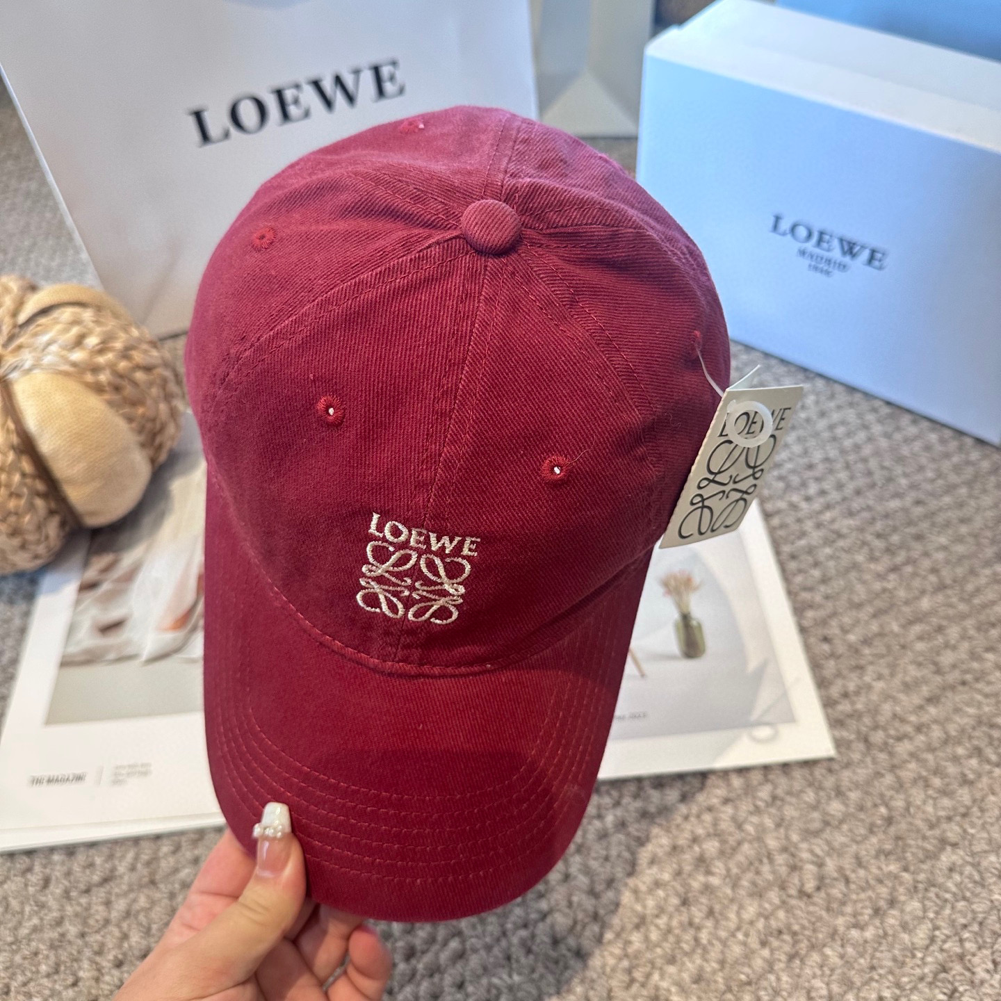 LOEWE【罗意威】新款刺绣棒球帽，专柜同步出货，大牌款超好搭配，赶紧入手
