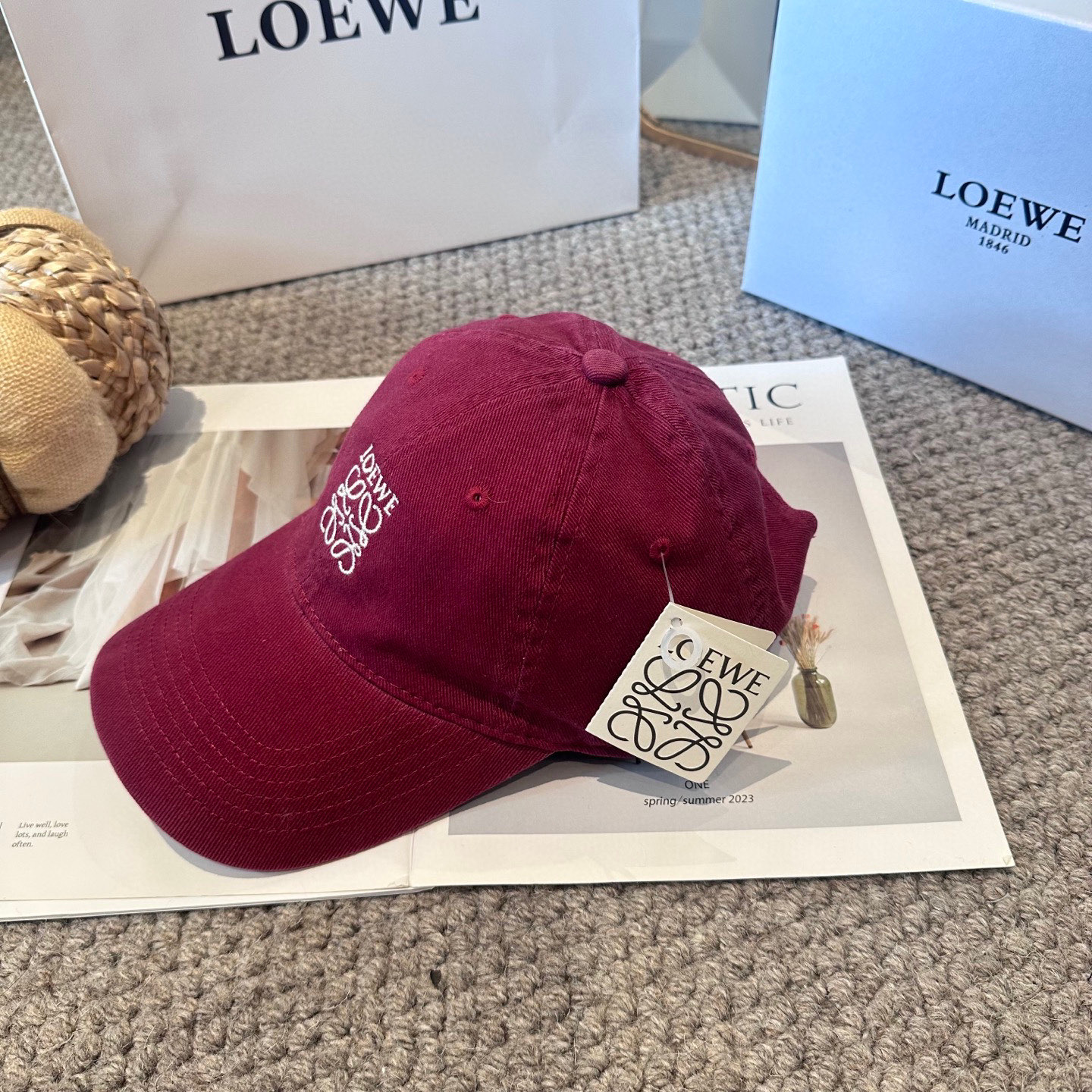 LOEWE【罗意威】新款刺绣棒球帽，专柜同步出货，大牌款超好搭配，赶紧入手