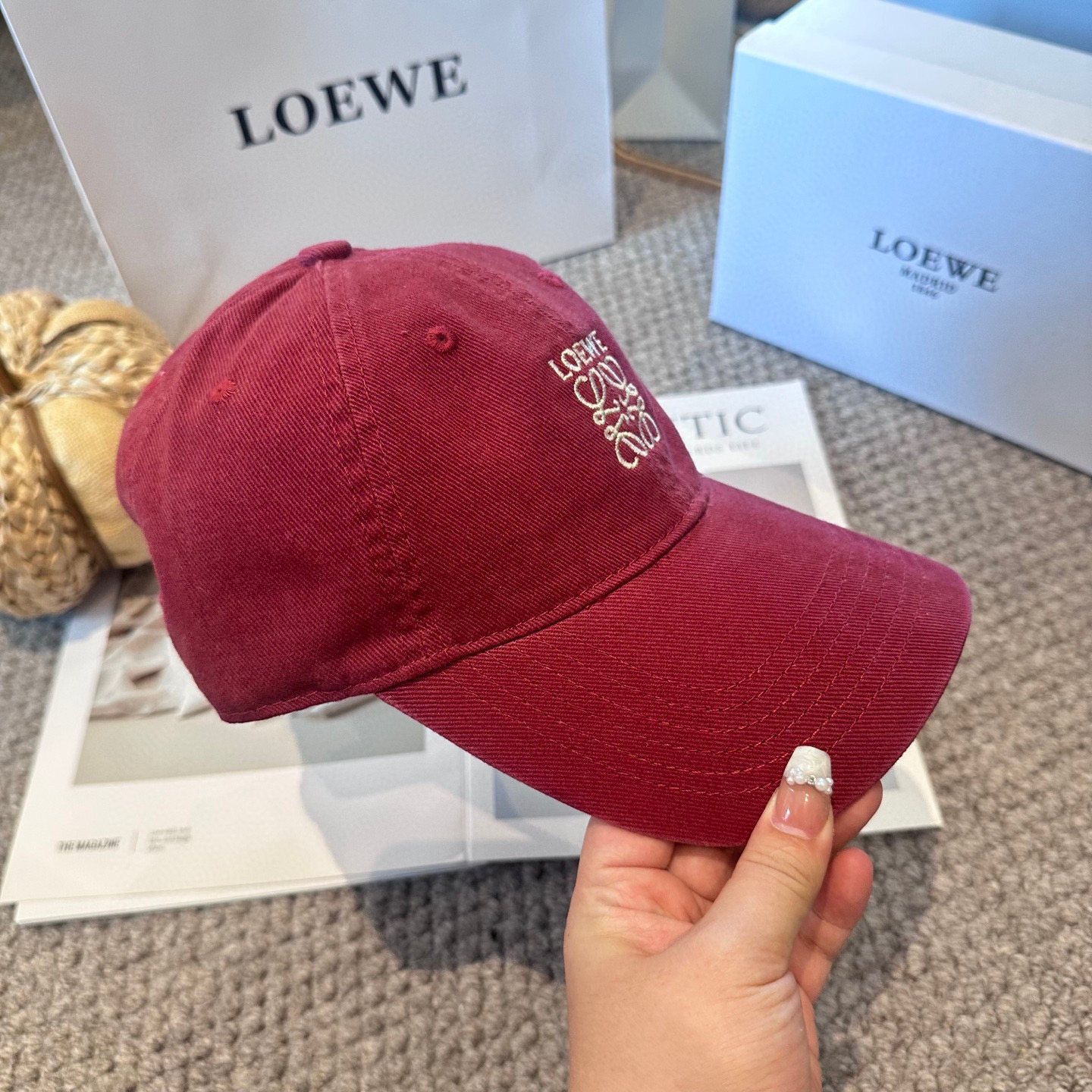 LOEWE【罗意威】新款刺绣棒球帽，专柜同步出货，大牌款超好搭配，赶紧入手