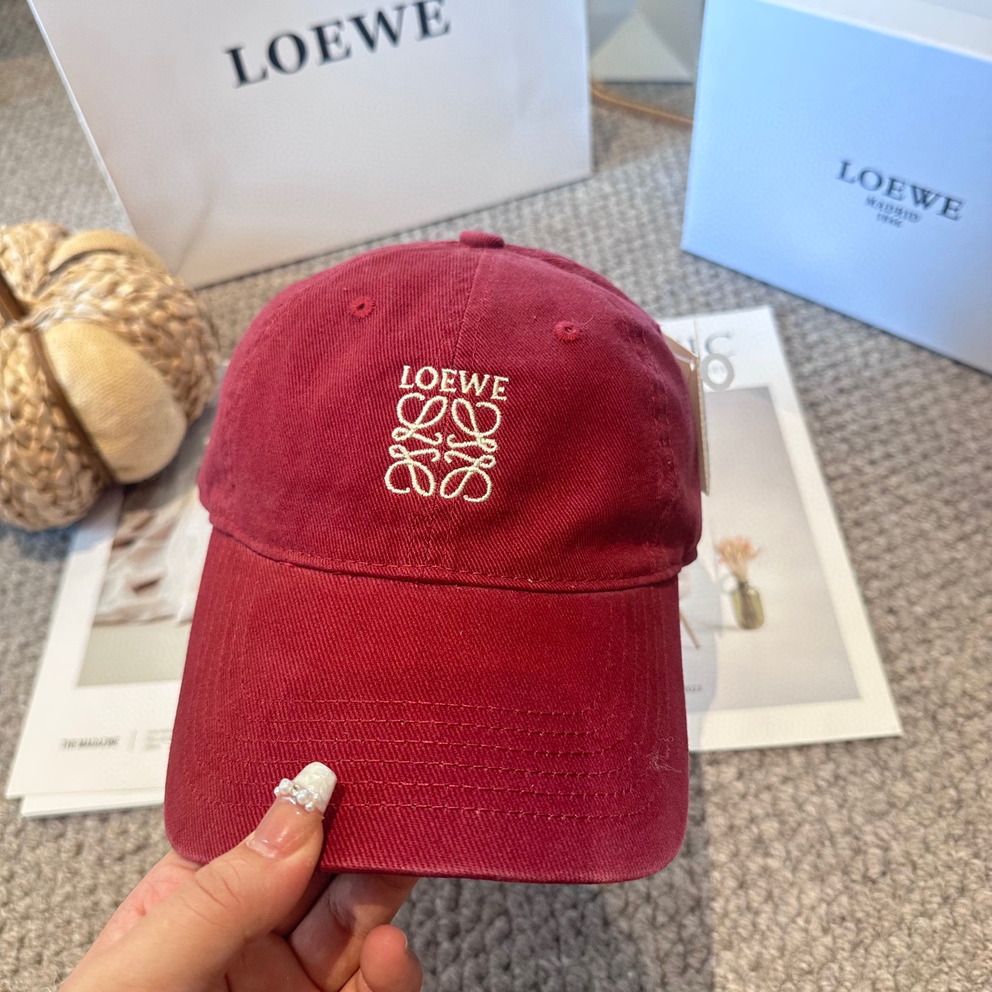 LOEWE【罗意威】新款刺绣棒球帽，专柜同步出货，大牌款超好搭配，赶紧入手