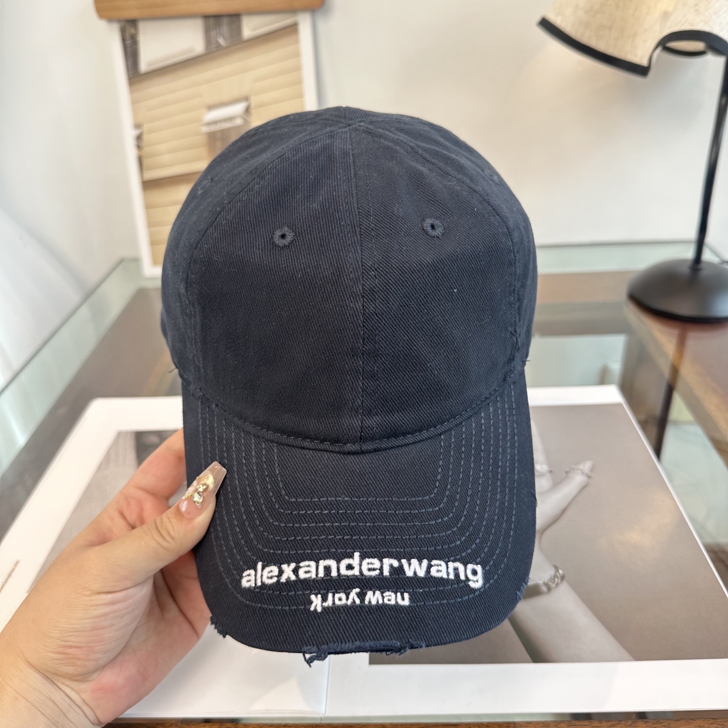 潮牌 Alexander亚历山大 棒球帽😎🔅超经典百搭单品💯出门凹造型的点亮搭配🤩重要的是还超级修饰脸型