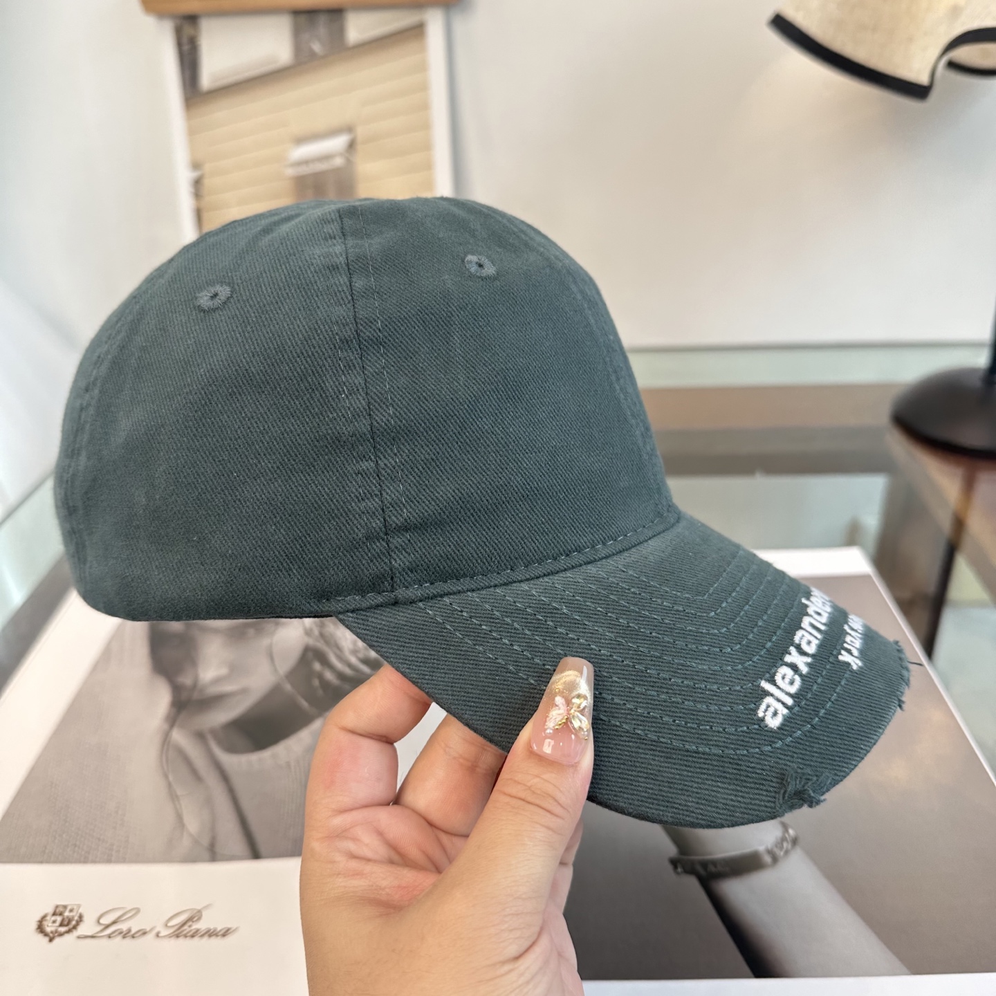 潮牌 Alexander亚历山大 棒球帽😎🔅超经典百搭单品💯出门凹造型的点亮搭配🤩重要的是还超级修饰脸型