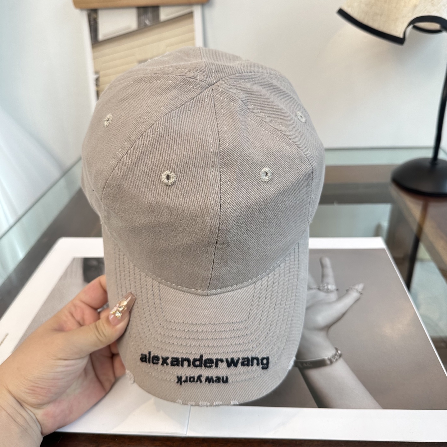 潮牌 Alexander亚历山大 棒球帽😎🔅超经典百搭单品💯出门凹造型的点亮搭配🤩重要的是还超级修饰脸型