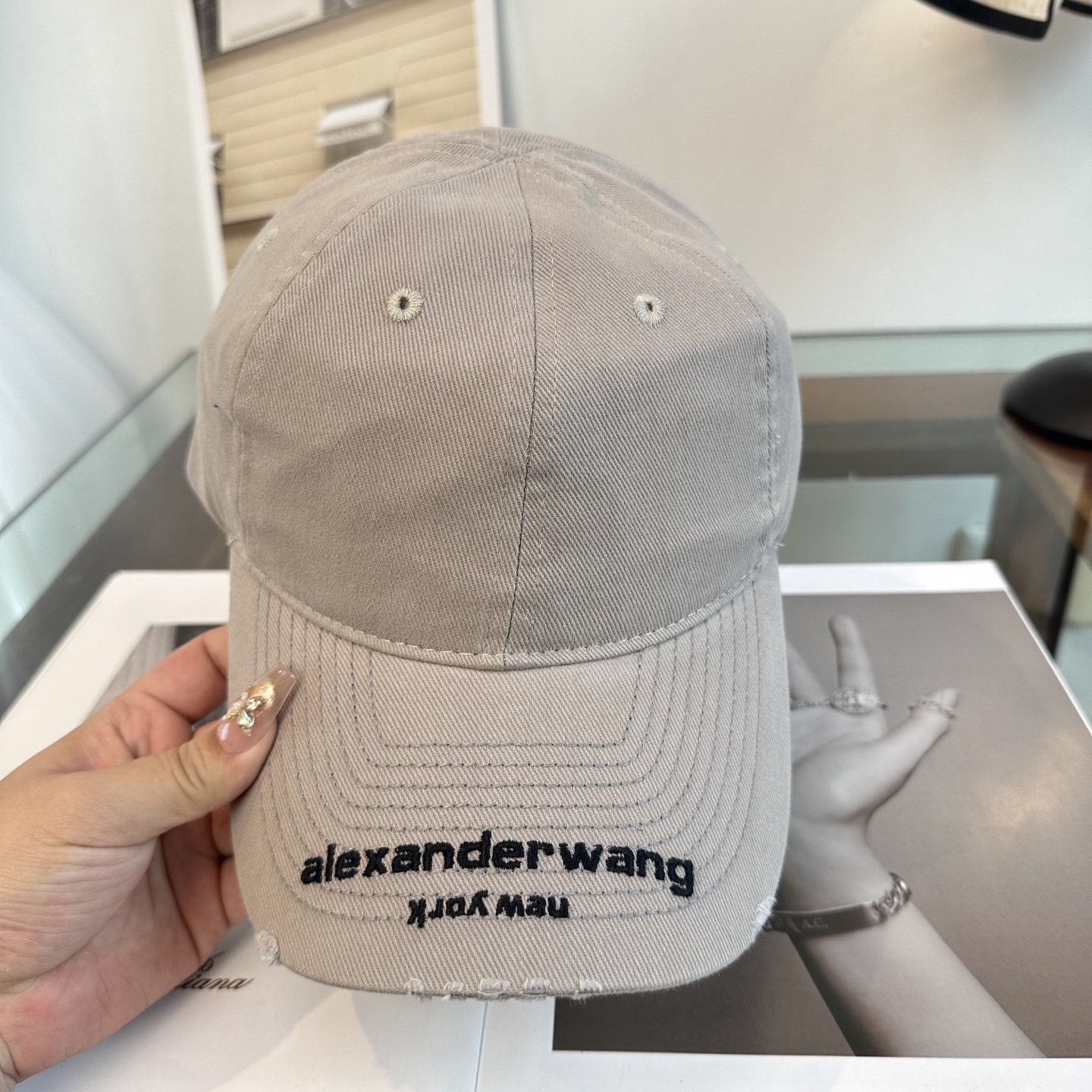 潮牌 Alexander亚历山大 棒球帽😎🔅超经典百搭单品💯出门凹造型的点亮搭配🤩重要的是还超级修饰脸型