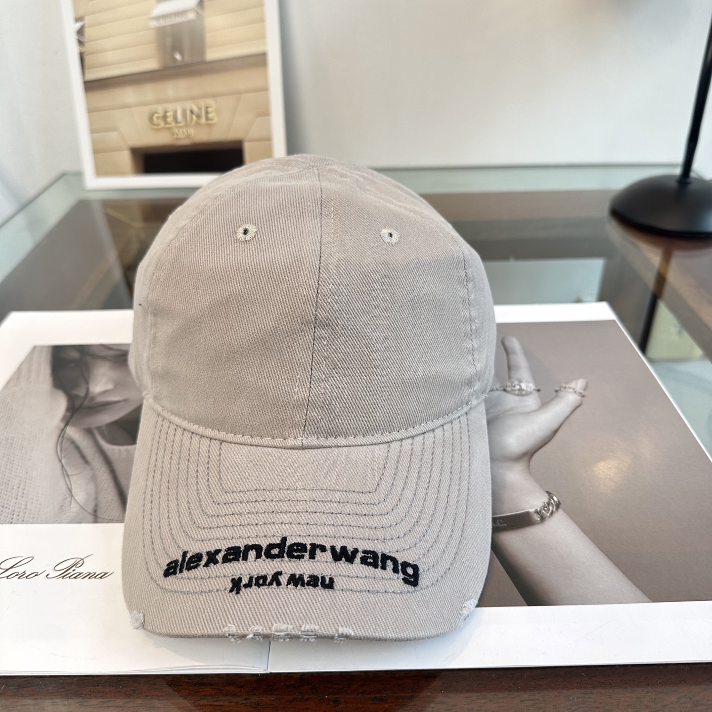 潮牌 Alexander亚历山大 棒球帽😎🔅超经典百搭单品💯出门凹造型的点亮搭配🤩重要的是还超级修饰脸型