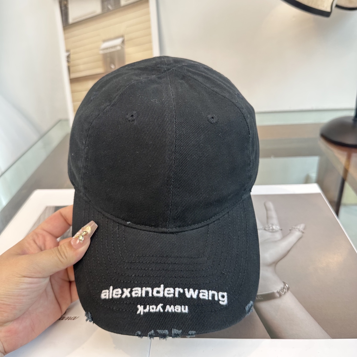 潮牌 Alexander亚历山大 棒球帽😎🔅超经典百搭单品💯出门凹造型的点亮搭配🤩重要的是还超级修饰脸型