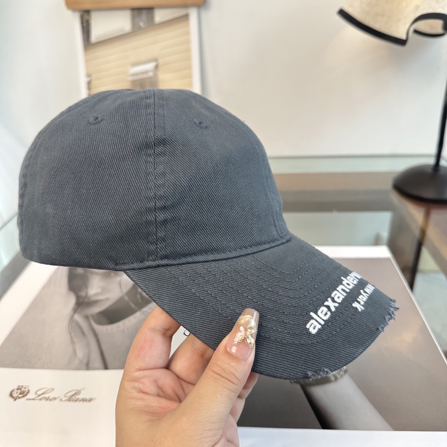 潮牌 Alexander亚历山大 棒球帽😎🔅超经典百搭单品💯出门凹造型的点亮搭配🤩重要的是还超级修饰脸型