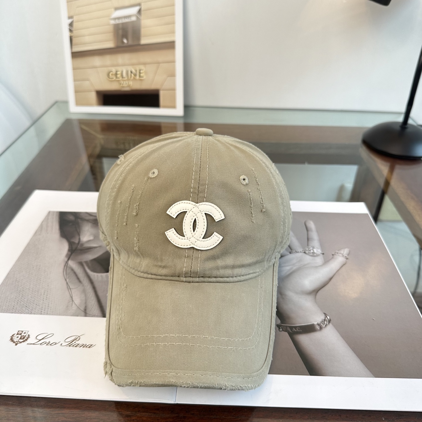 【CHANEL香奈儿】新款高级感唯美纹路小香风鸭舌帽 ，遮阳又超好搭配，出街单品 高货版本原单品质👄