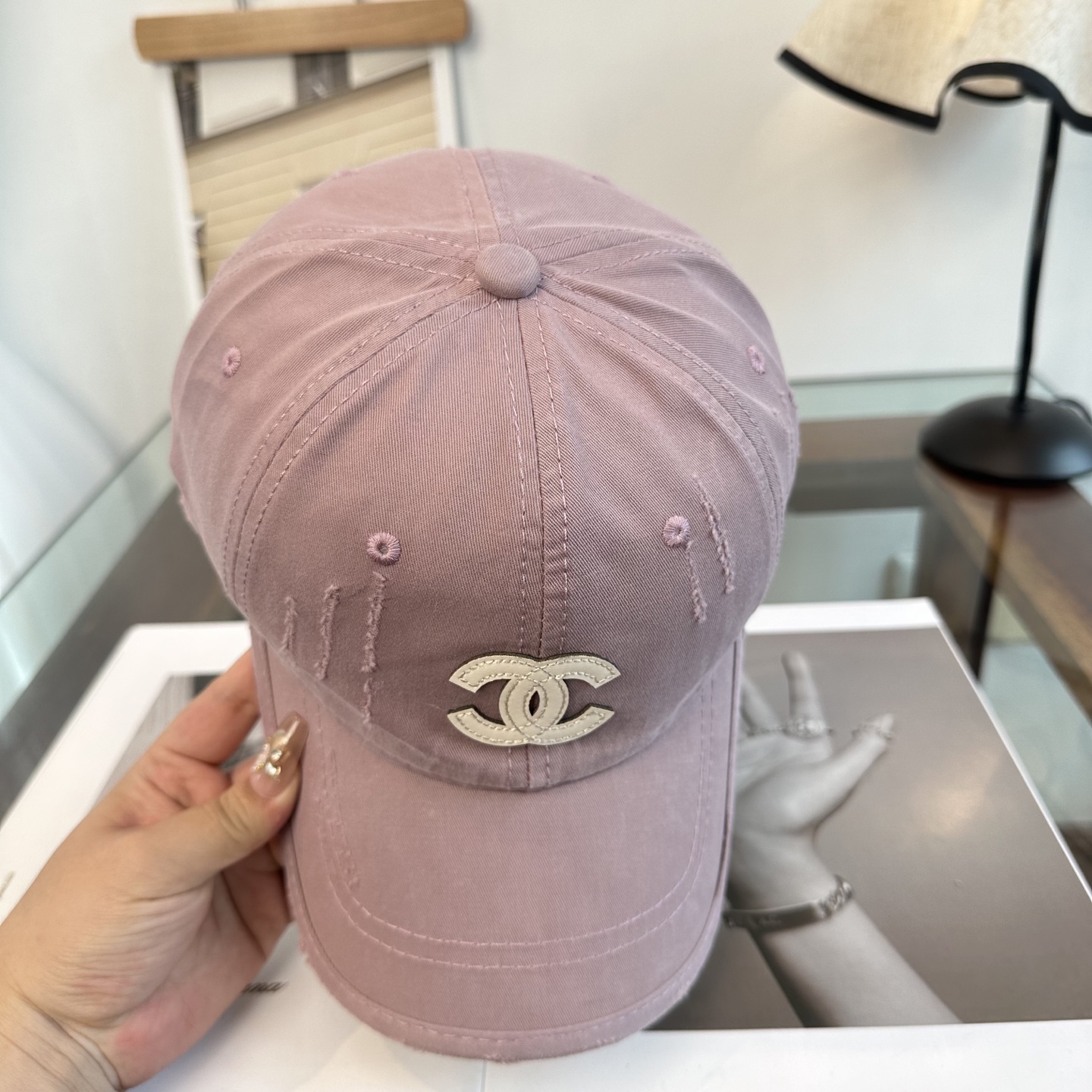 【CHANEL香奈儿】新款高级感唯美纹路小香风鸭舌帽 ，遮阳又超好搭配，出街单品 高货版本原单品质👄
