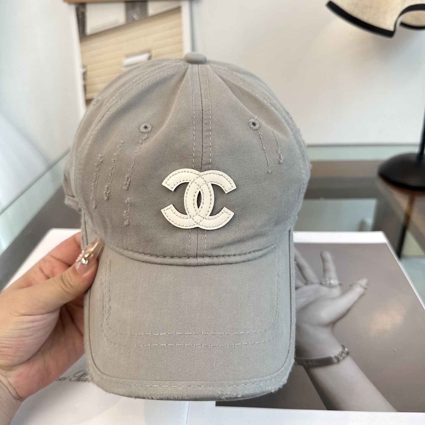 【CHANEL香奈儿】新款高级感唯美纹路小香风鸭舌帽 ，遮阳又超好搭配，出街单品 高货版本原单品质👄