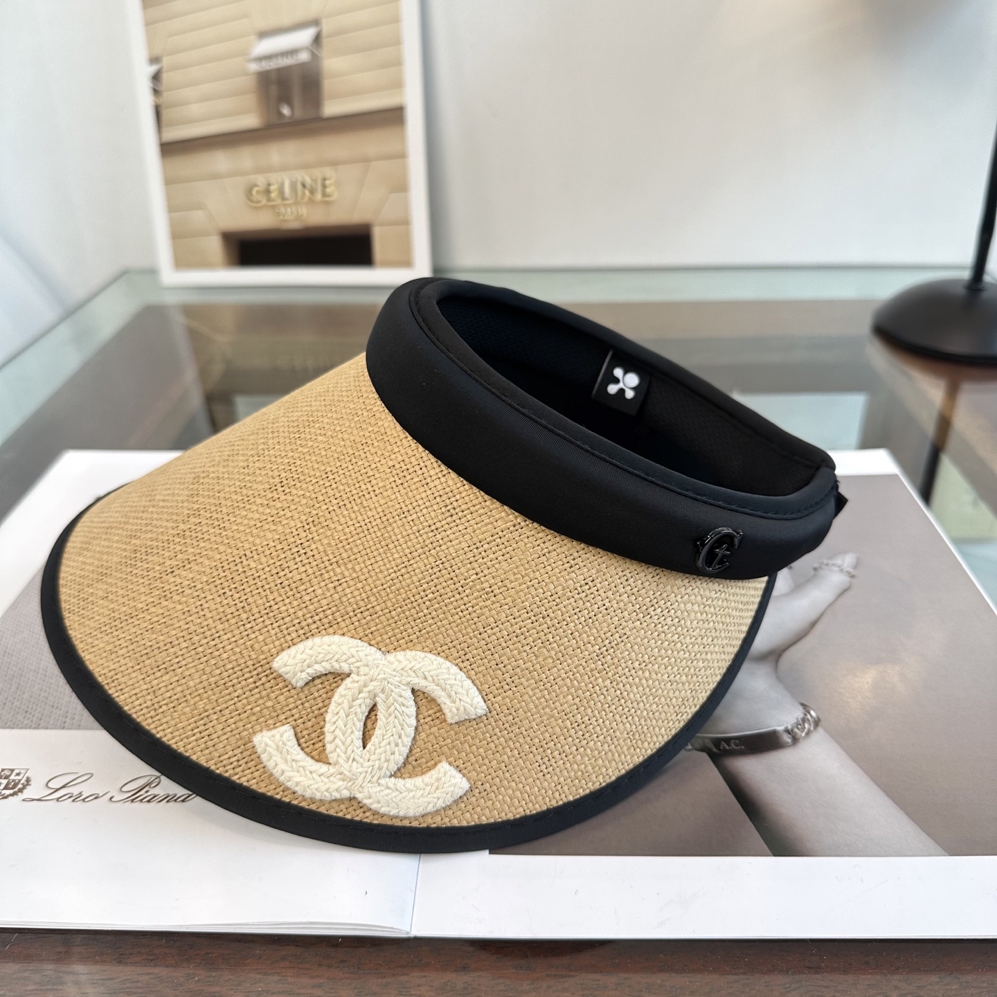 Chanel 香奶奶家，2026春夏新款空顶帽，超甜超乖的小空顶🔝，细节和质感都拿捏得很完美！缤纷整个夏