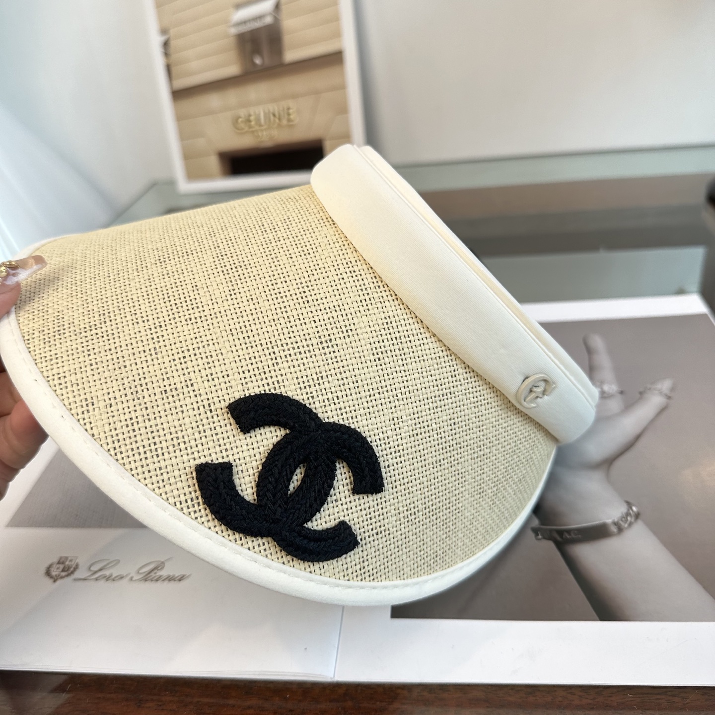 Chanel 香奶奶家，2026春夏新款空顶帽，超甜超乖的小空顶🔝，细节和质感都拿捏得很完美！缤纷整个夏