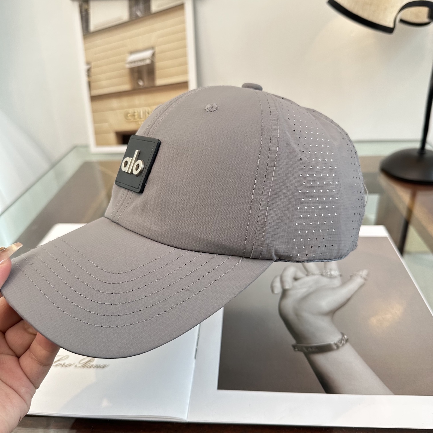 Alo 。爆款 新款棒球帽定制面料，简约时尚更透气，超火爆现货秒发