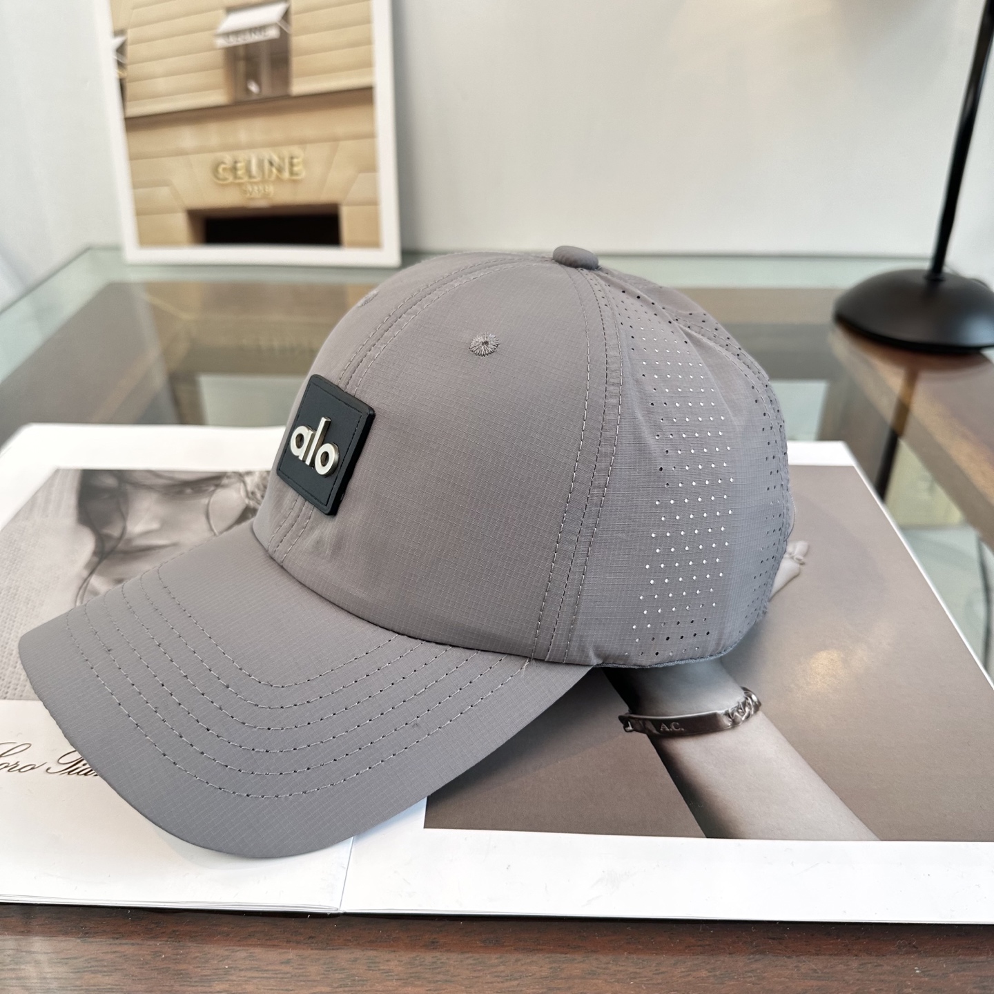 Alo 。爆款 新款棒球帽定制面料，简约时尚更透气，超火爆现货秒发