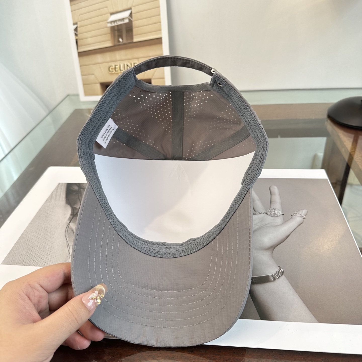 Alo 。爆款 新款棒球帽定制面料，简约时尚更透气，超火爆现货秒发