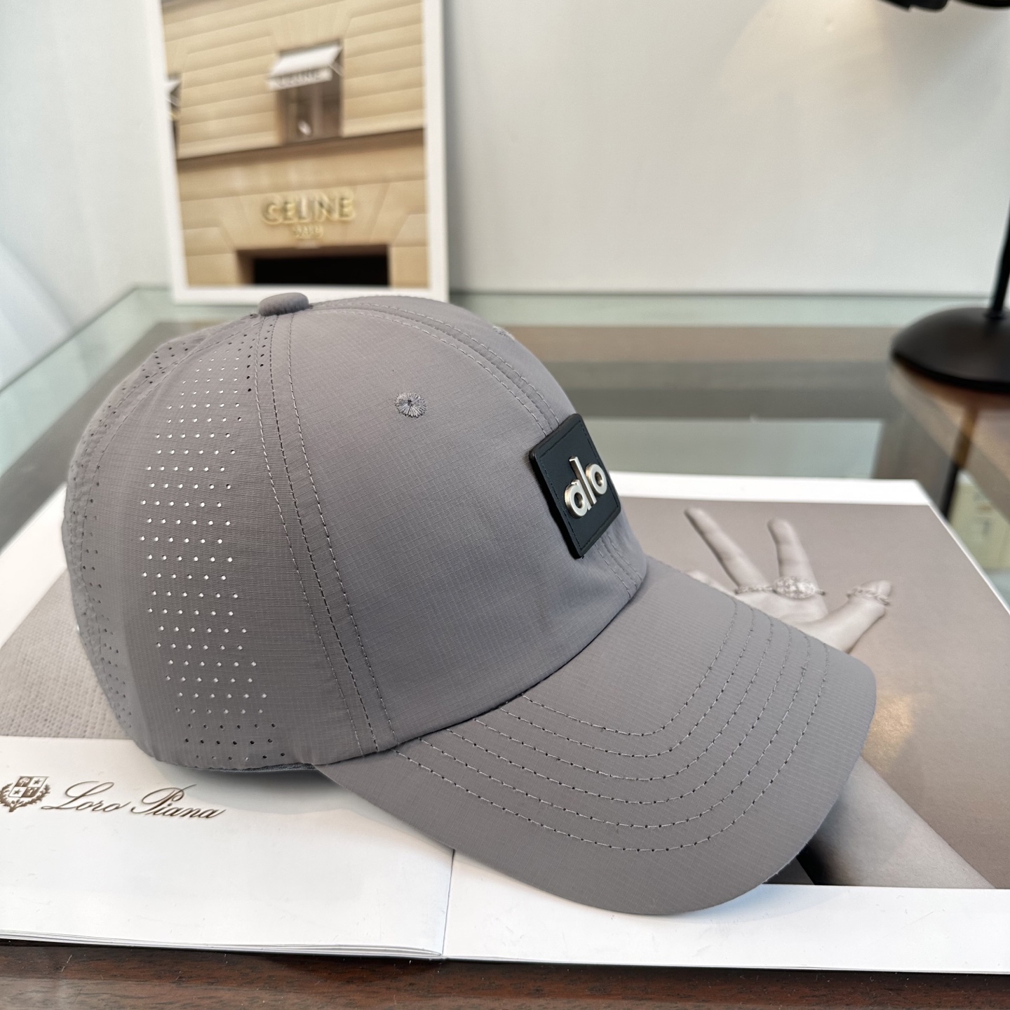 Alo 。爆款 新款棒球帽定制面料，简约时尚更透气，超火爆现货秒发