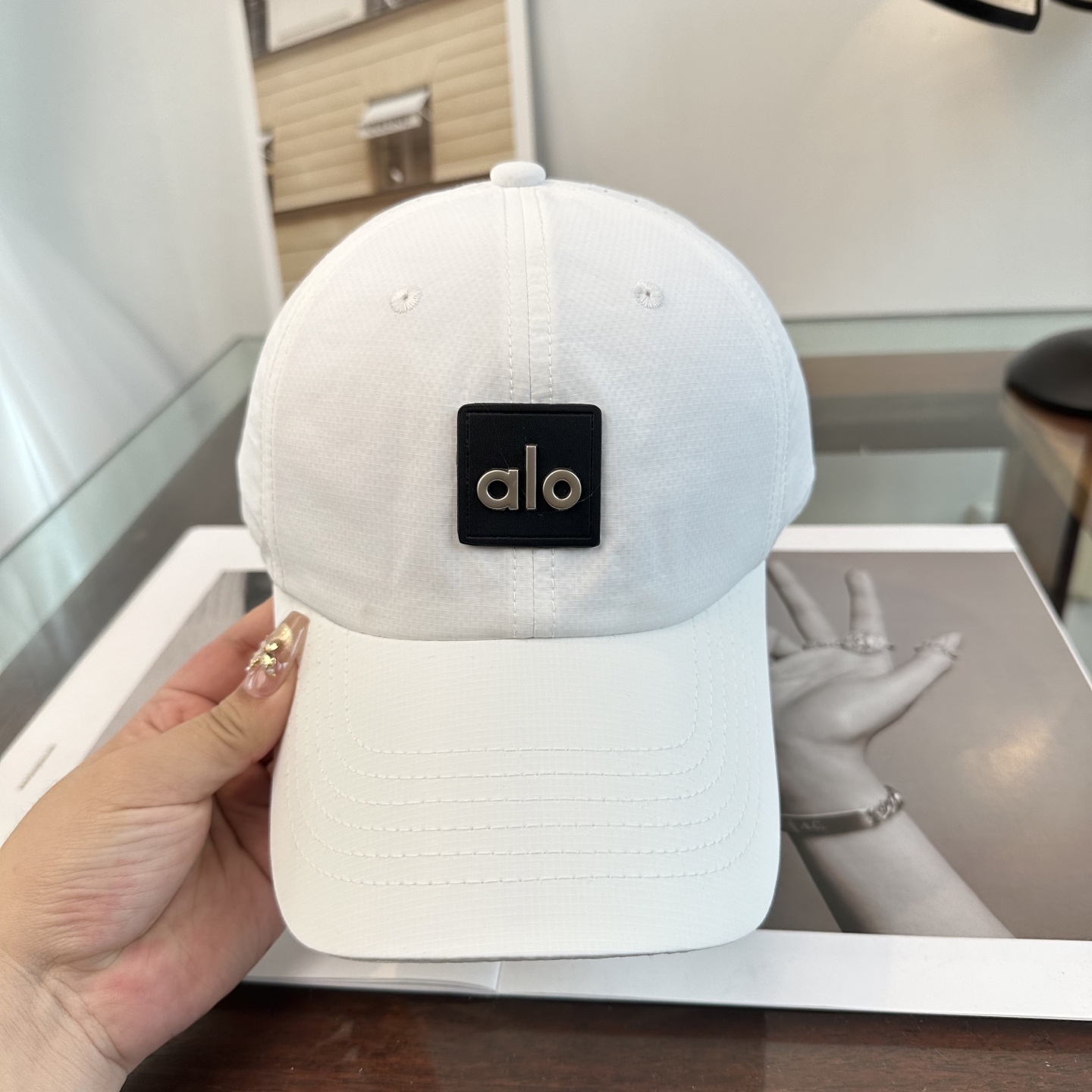 Alo 。爆款 新款棒球帽定制面料，简约时尚更透气，超火爆现货秒发