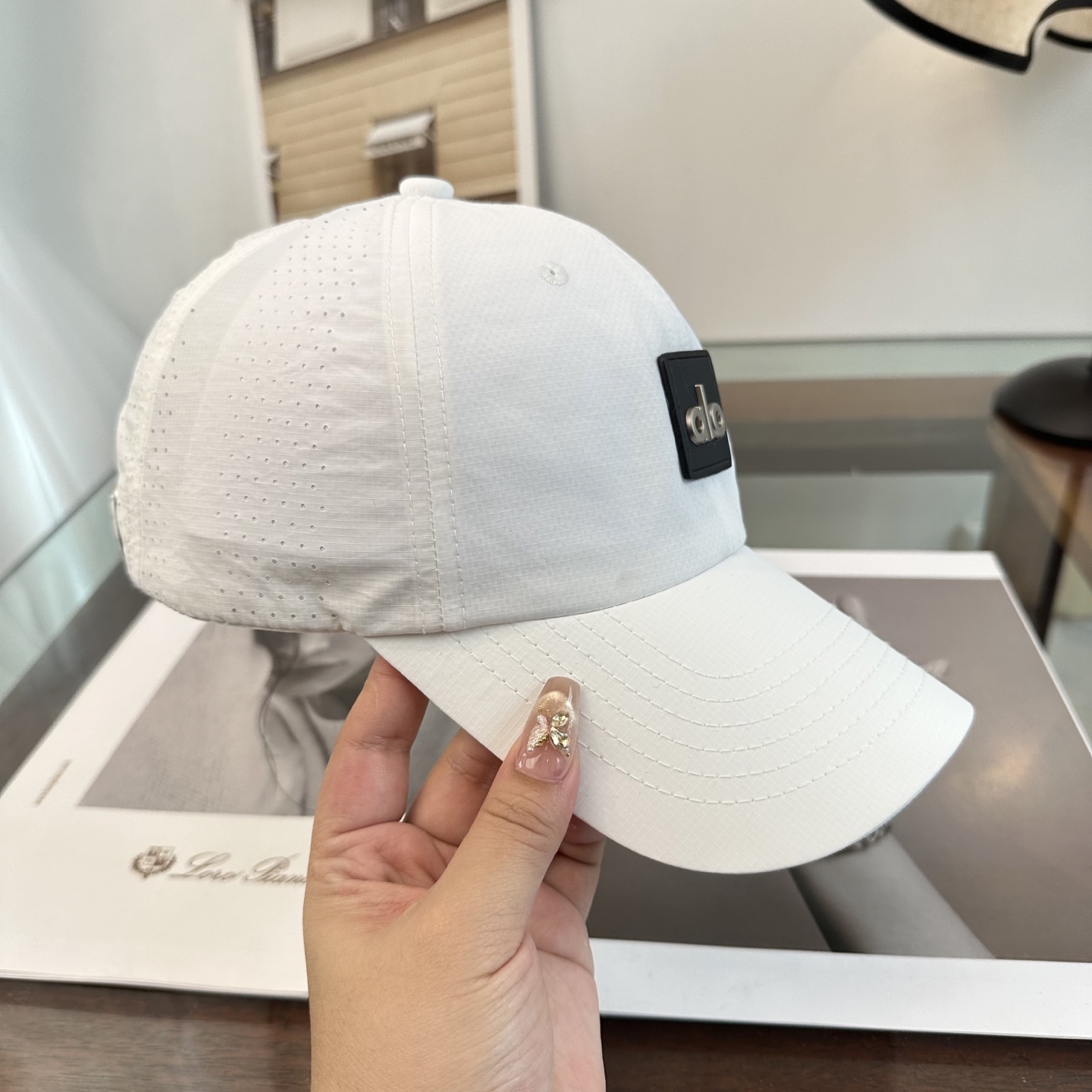 Alo 。爆款 新款棒球帽定制面料，简约时尚更透气，超火爆现货秒发