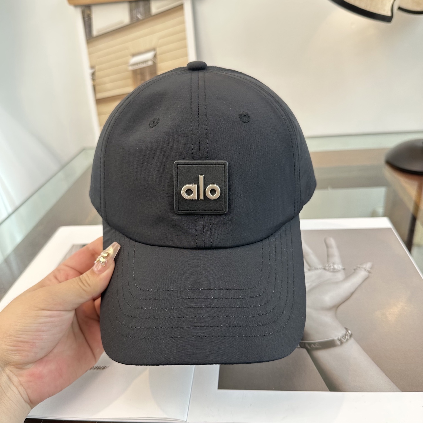 Alo 。爆款 新款棒球帽定制面料，简约时尚更透气，超火爆现货秒发