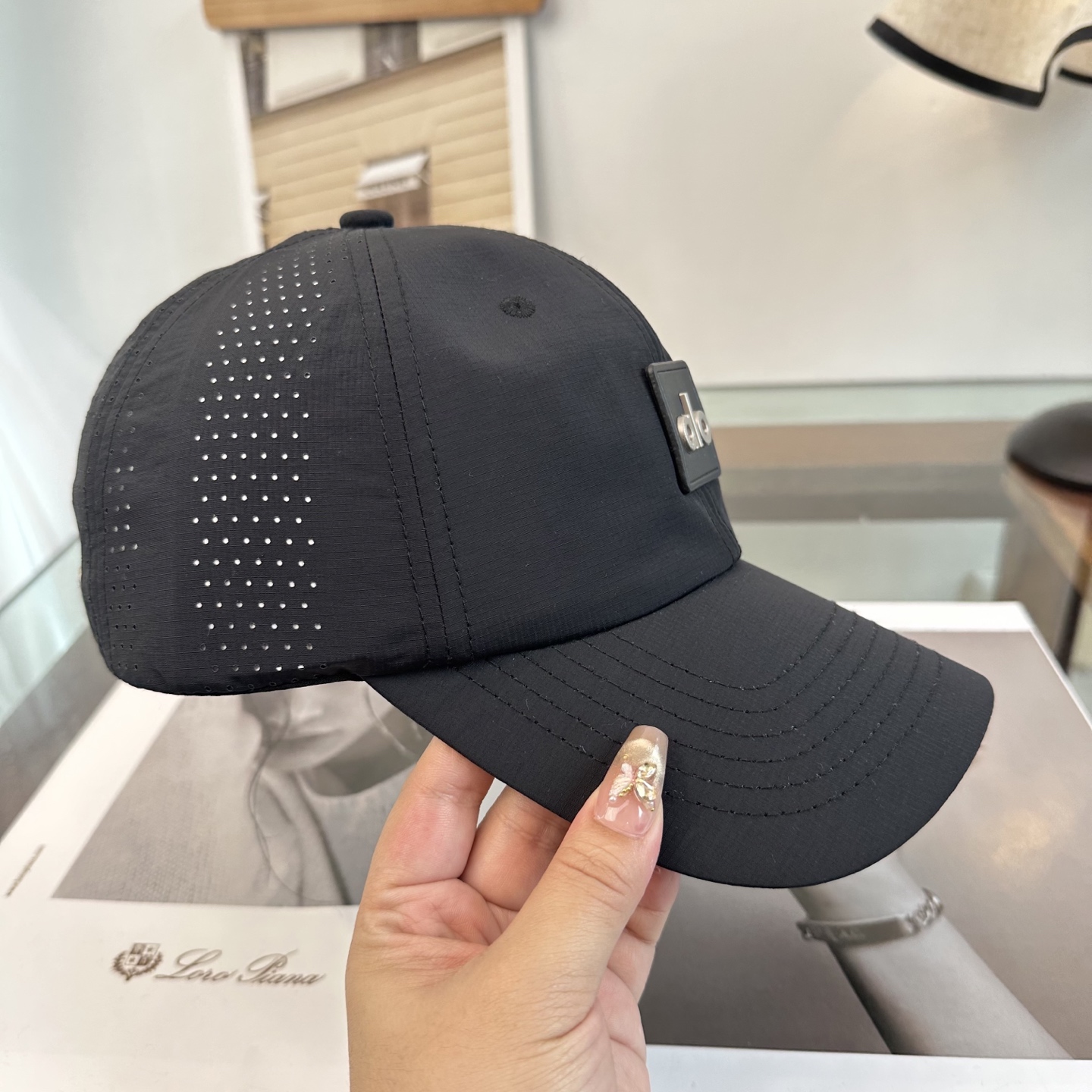 Alo 。爆款 新款棒球帽定制面料，简约时尚更透气，超火爆现货秒发