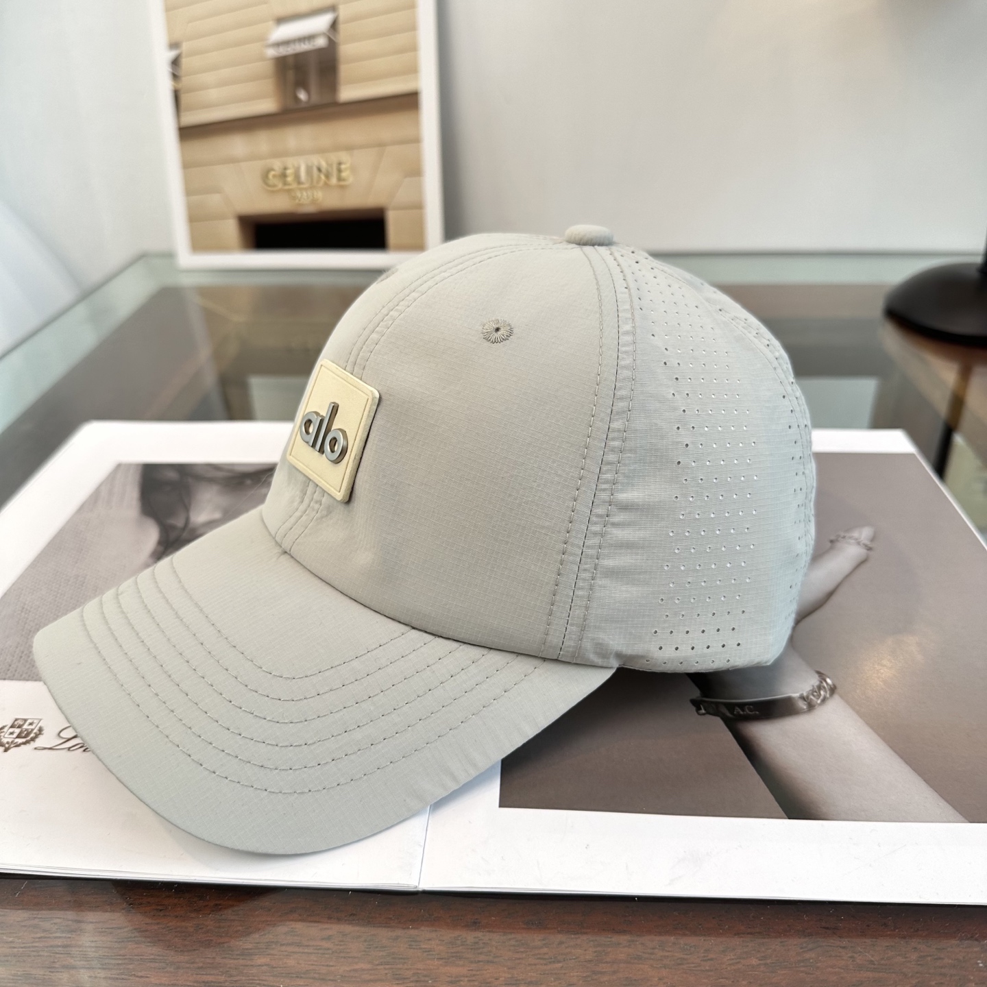 Alo 。爆款 新款棒球帽定制面料，简约时尚更透气，超火爆现货秒发