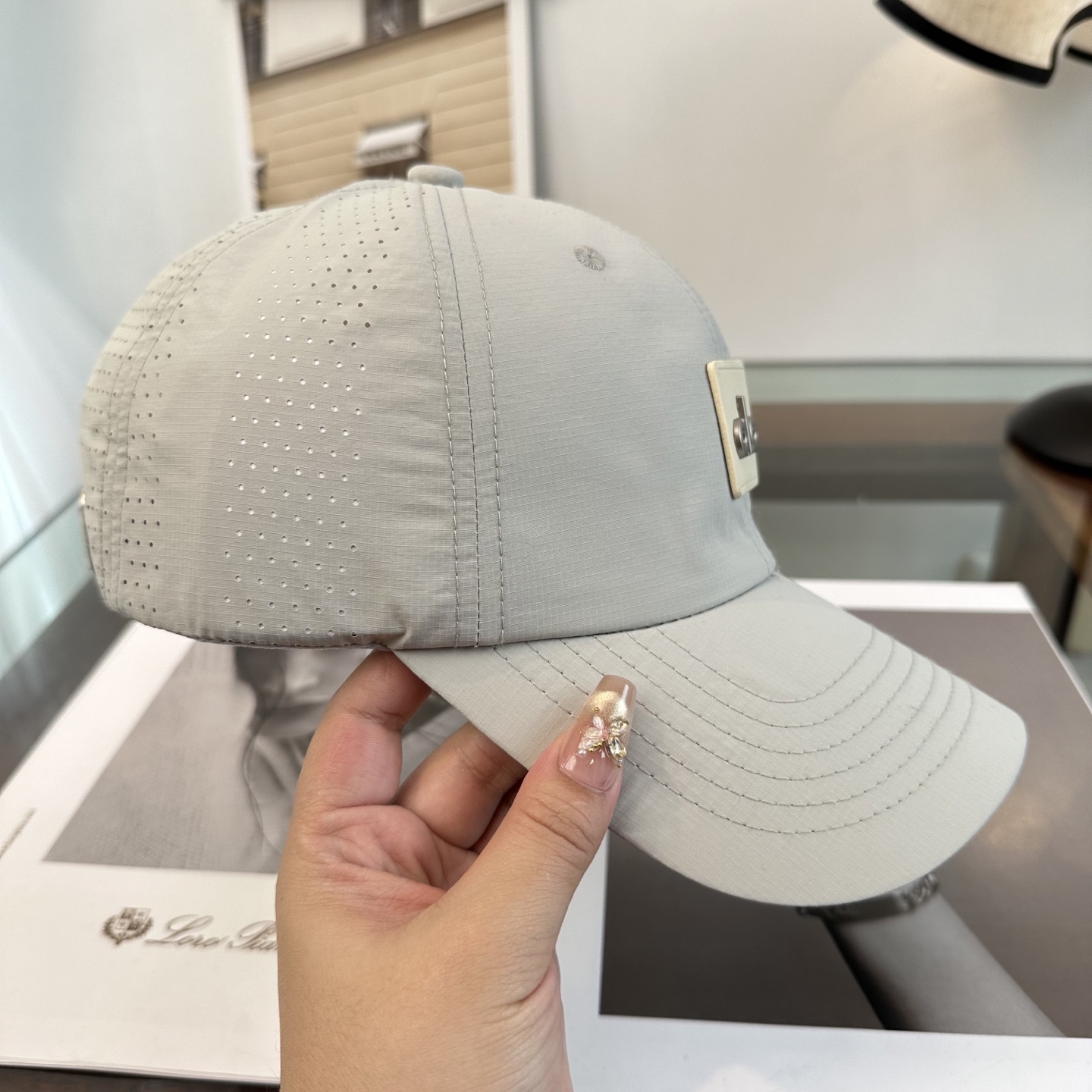 Alo 。爆款 新款棒球帽定制面料，简约时尚更透气，超火爆现货秒发