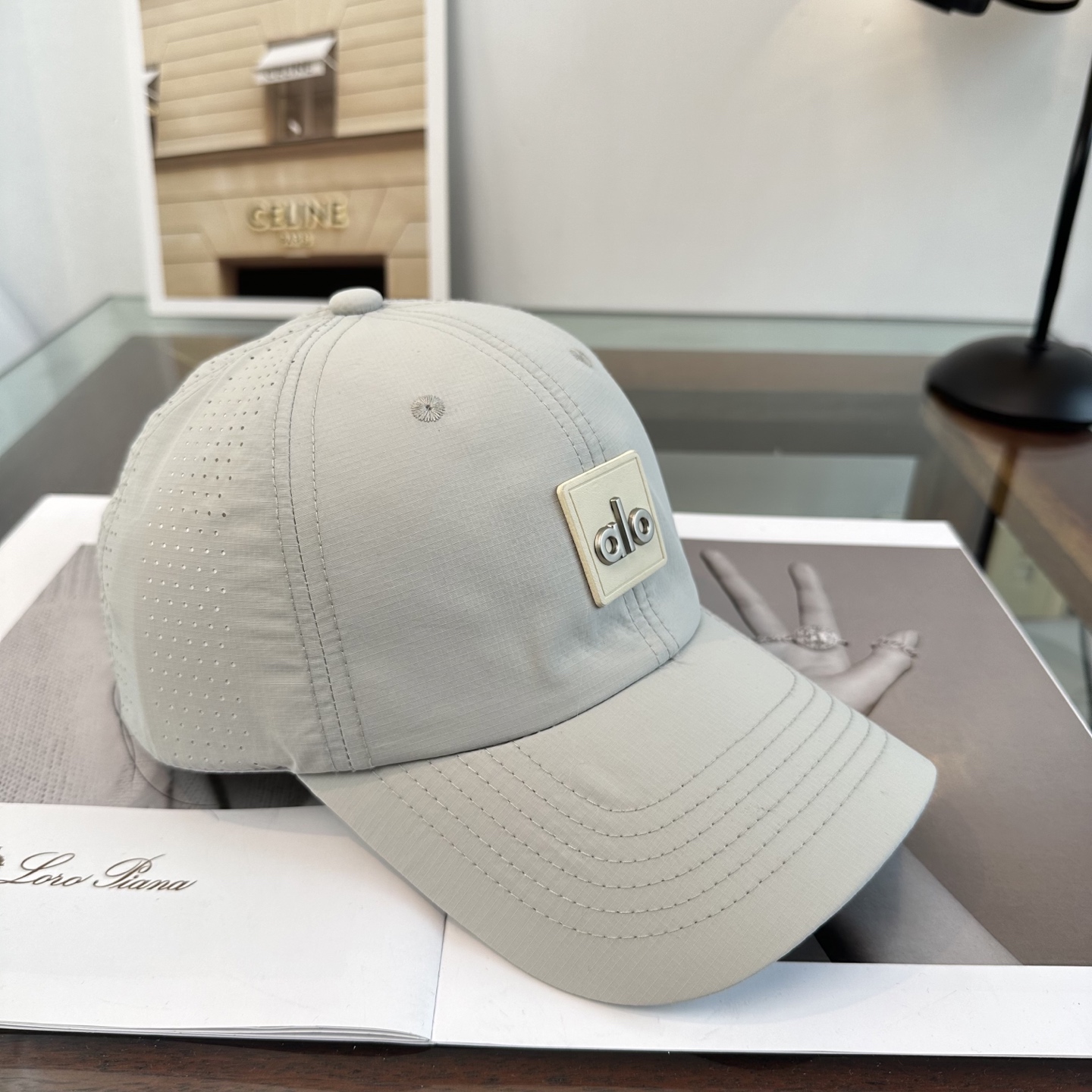 Alo 。爆款 新款棒球帽定制面料，简约时尚更透气，超火爆现货秒发