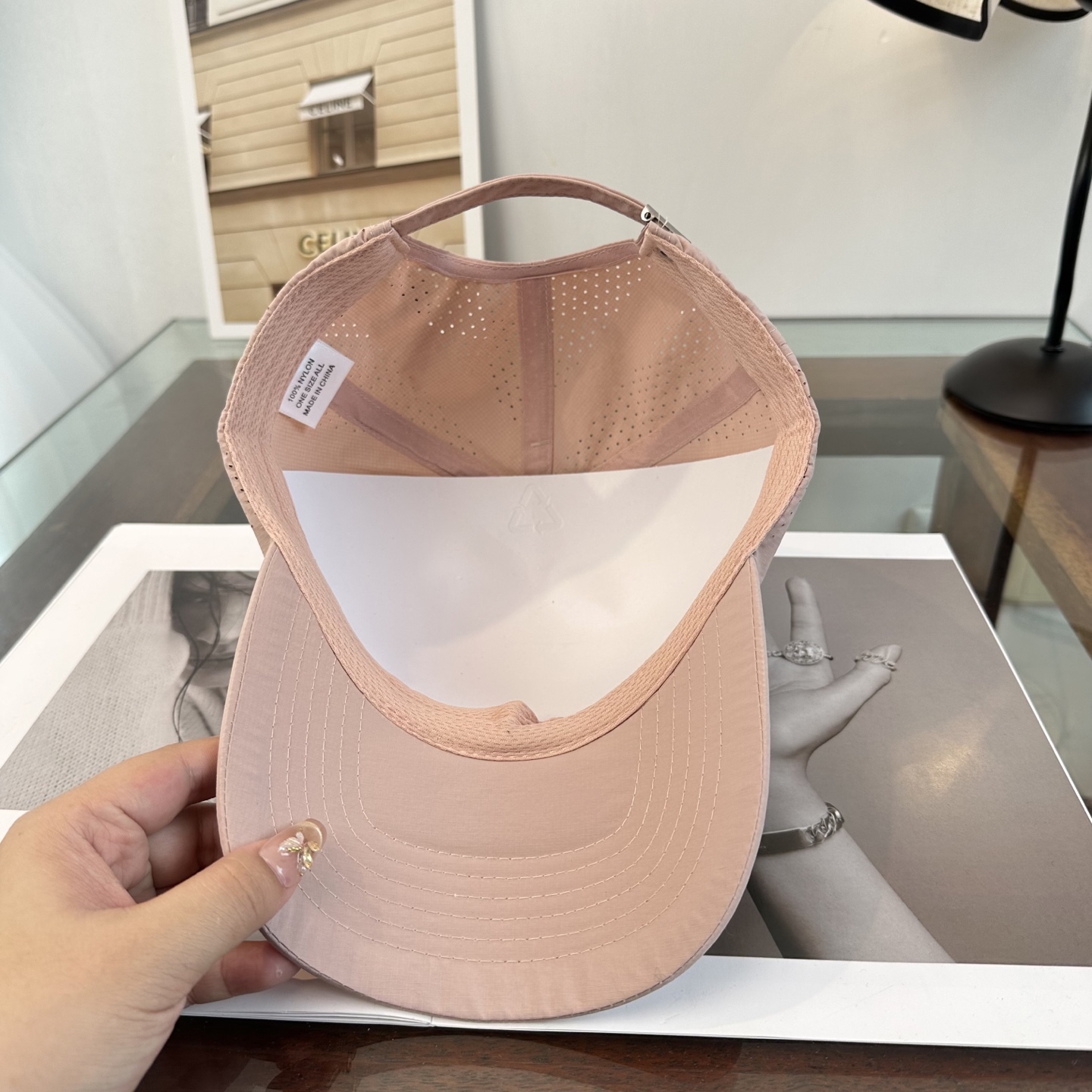 Alo 。爆款 新款棒球帽定制面料，简约时尚更透气，超火爆现货秒发