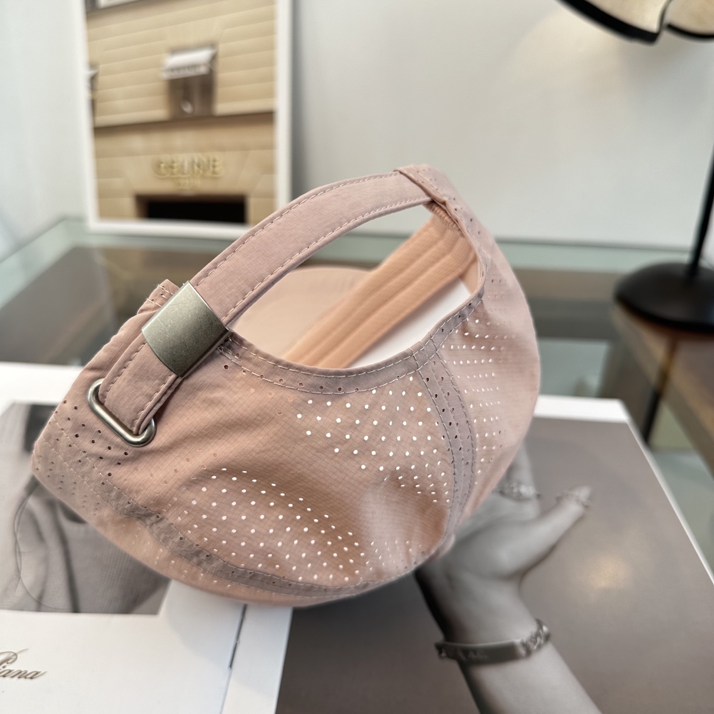 Alo 。爆款 新款棒球帽定制面料，简约时尚更透气，超火爆现货秒发