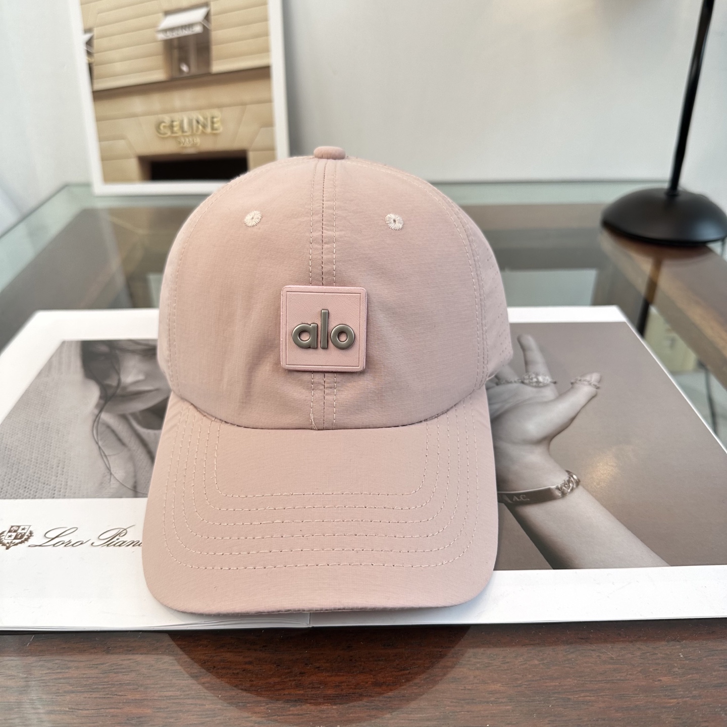 Alo 。爆款 新款棒球帽定制面料，简约时尚更透气，超火爆现货秒发