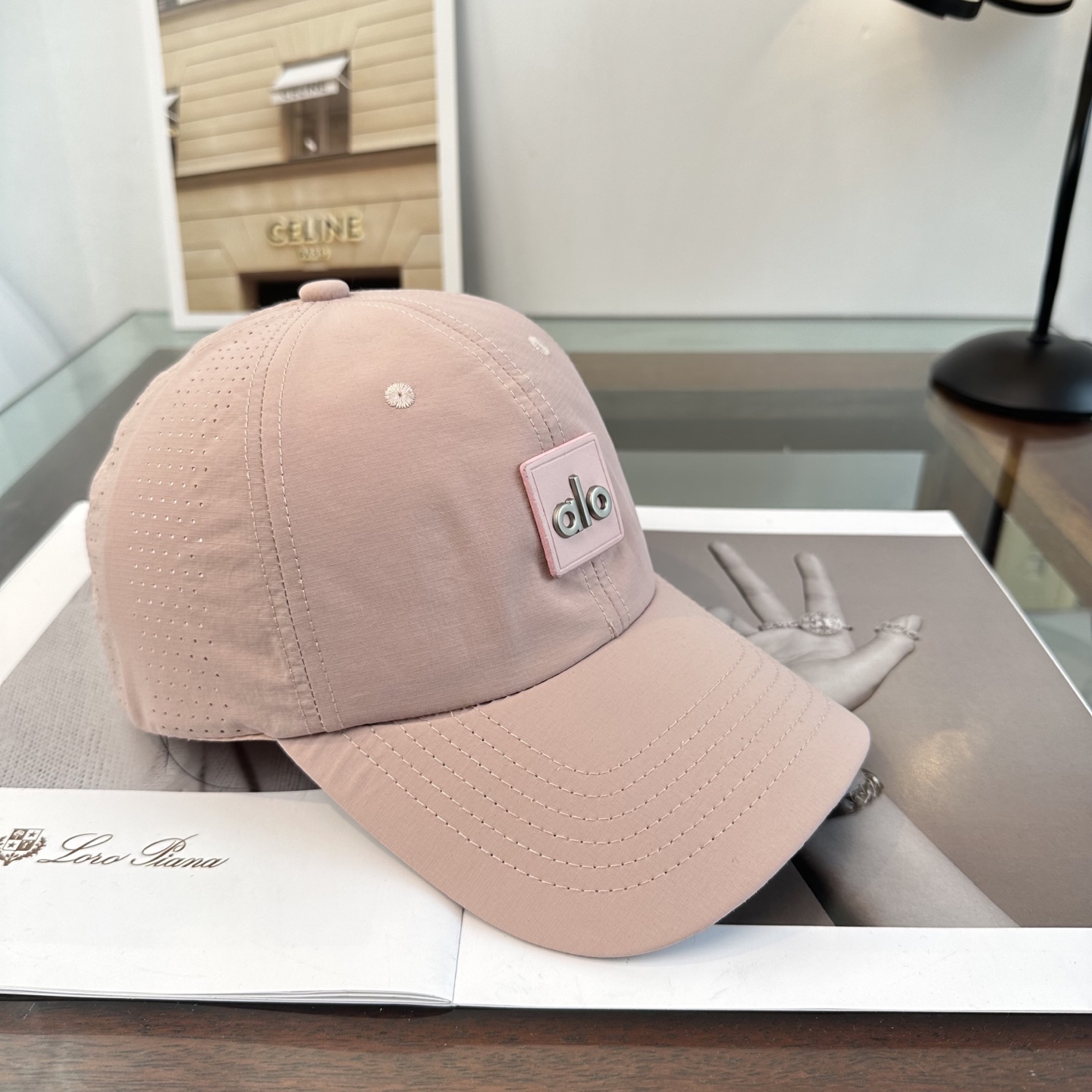 Alo 。爆款 新款棒球帽定制面料，简约时尚更透气，超火爆现货秒发