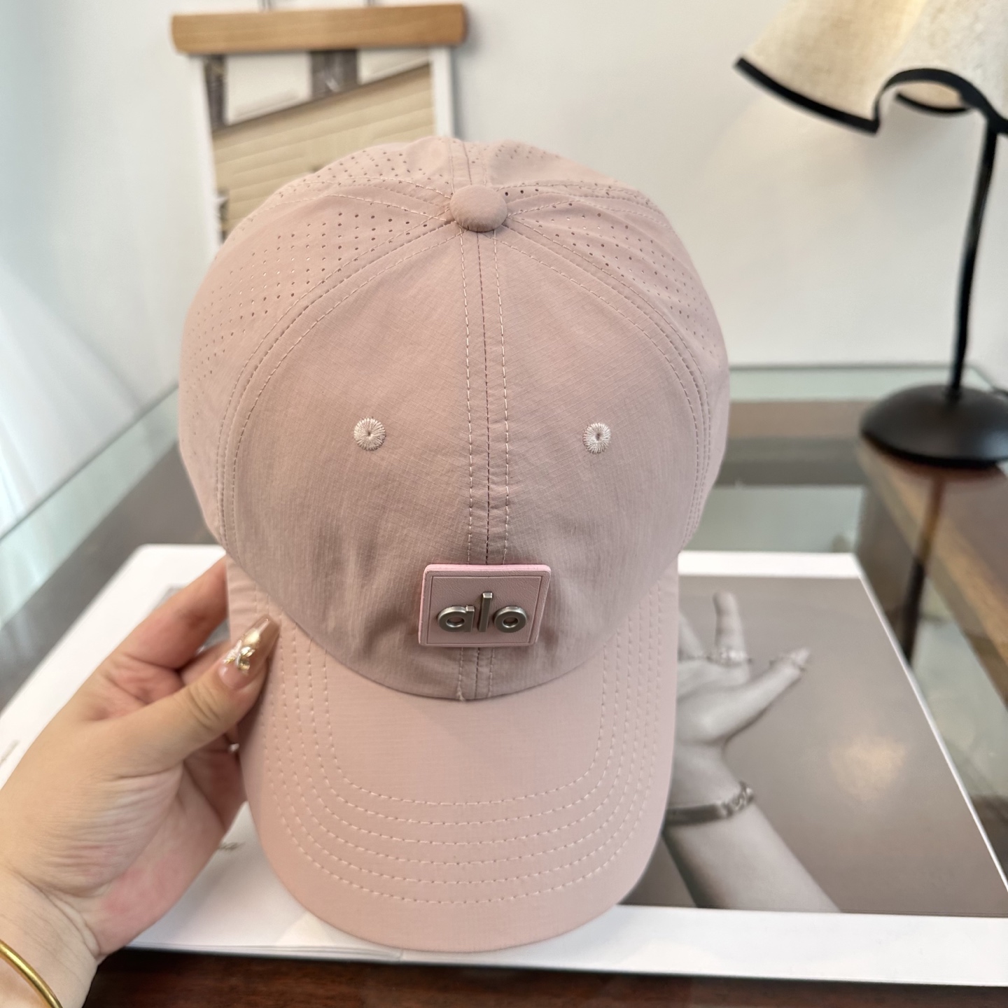 Alo 。爆款 新款棒球帽定制面料，简约时尚更透气，超火爆现货秒发