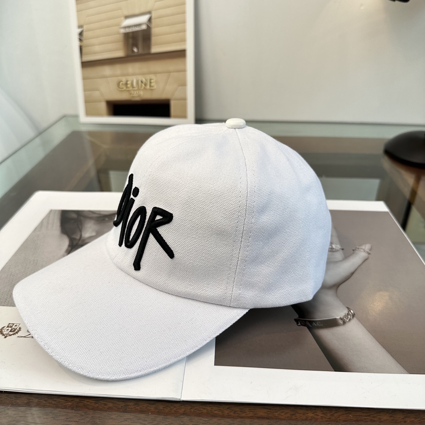 DIOR迪奥 官网同步新款发布 D家棒球帽🧢，水洗标超级火爆