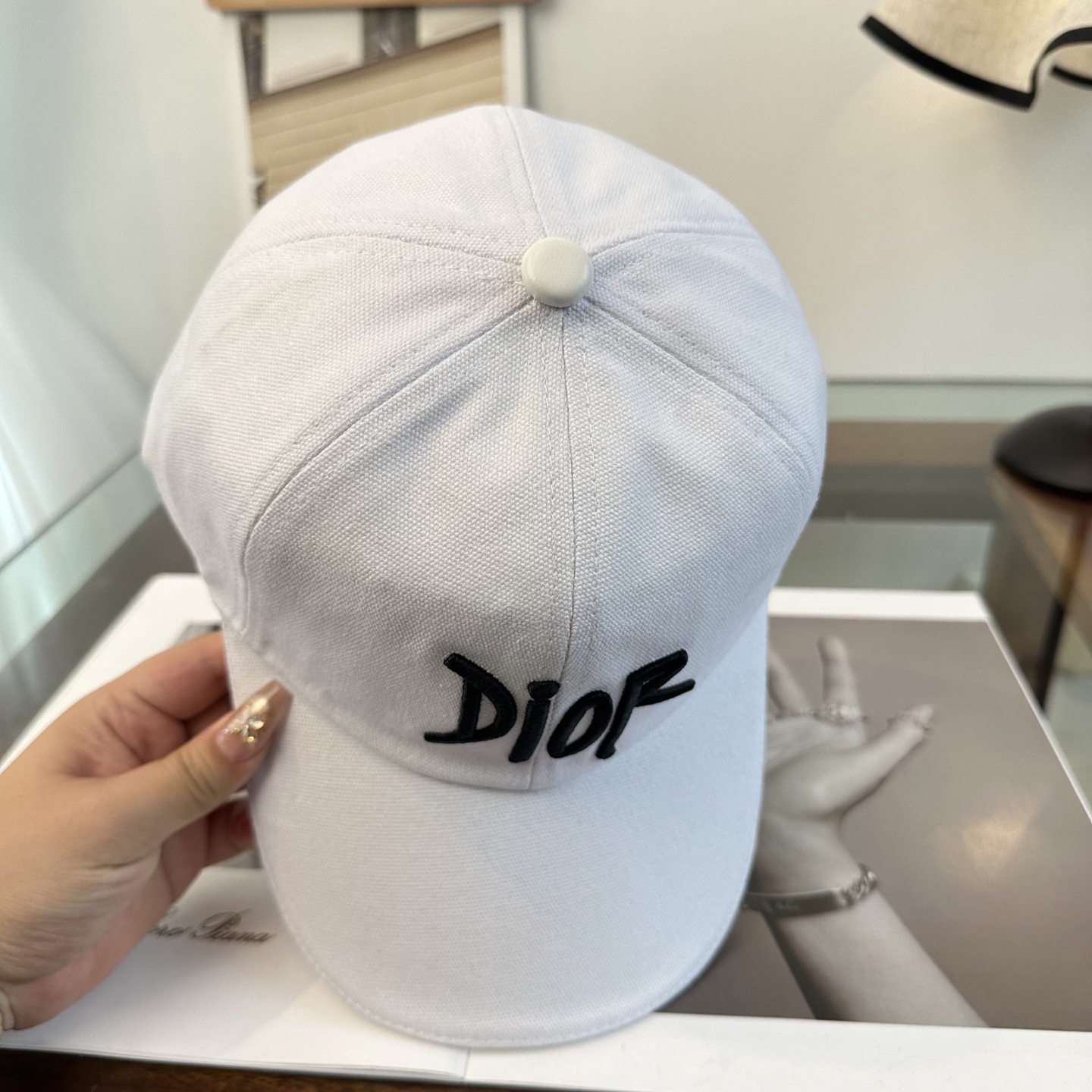 DIOR迪奥 官网同步新款发布 D家棒球帽🧢，水洗标超级火爆