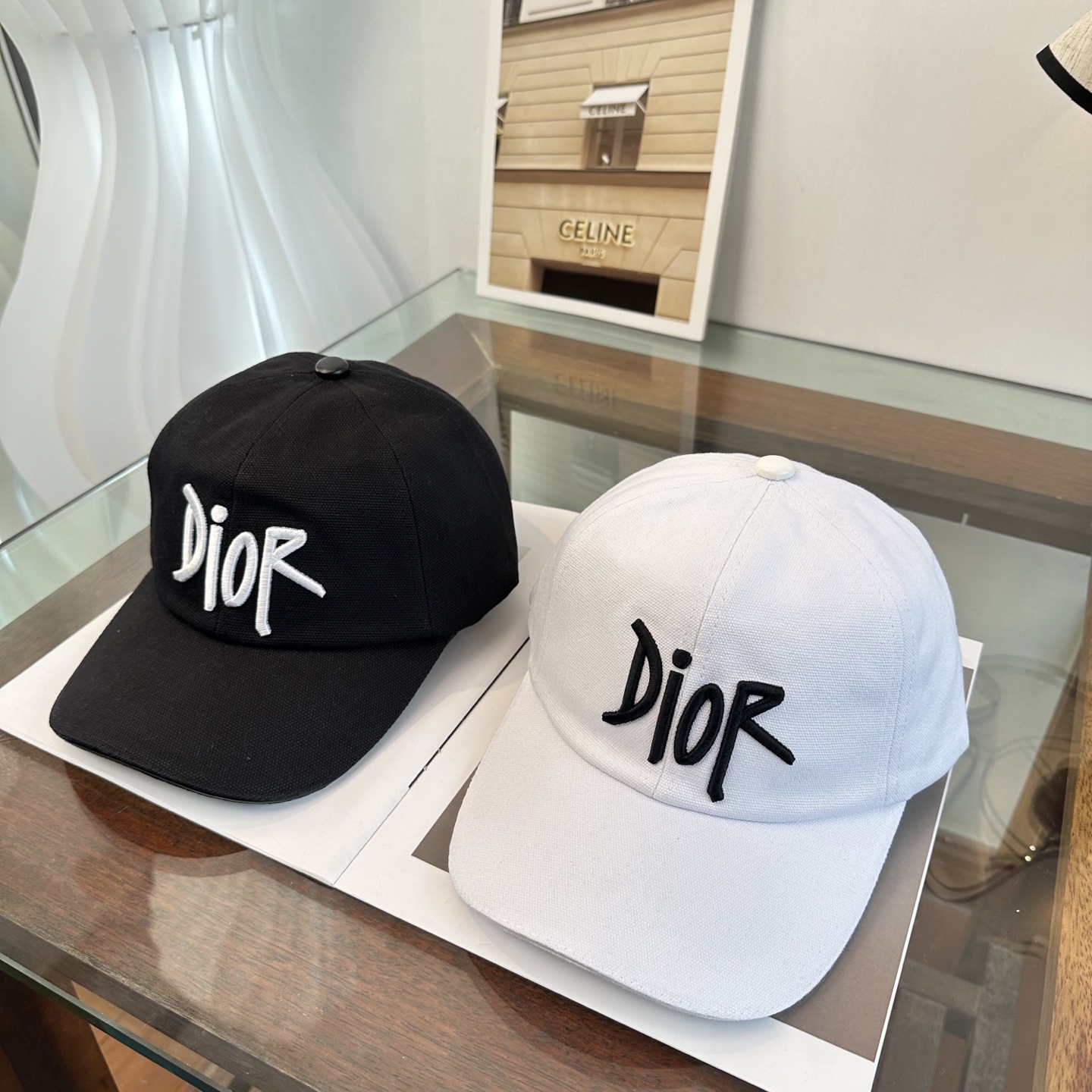 DIOR迪奥 官网同步新款发布 D家棒球帽🧢，水洗标超级火爆