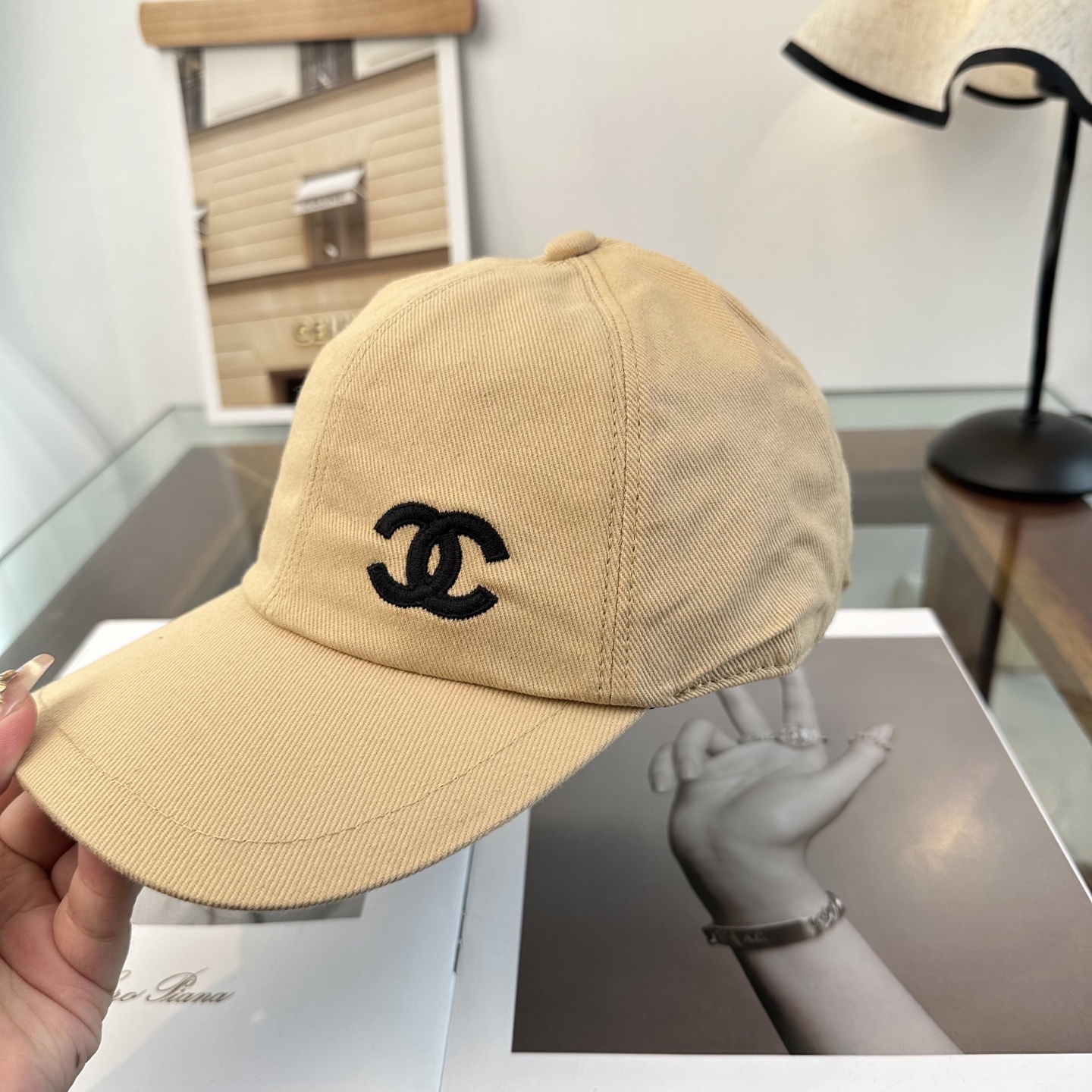 【CHANEL香奈儿】新款高级感唯美纹路小香风鸭舌帽 ，遮阳又超好搭配，出街单品 高货版本原单品质👄