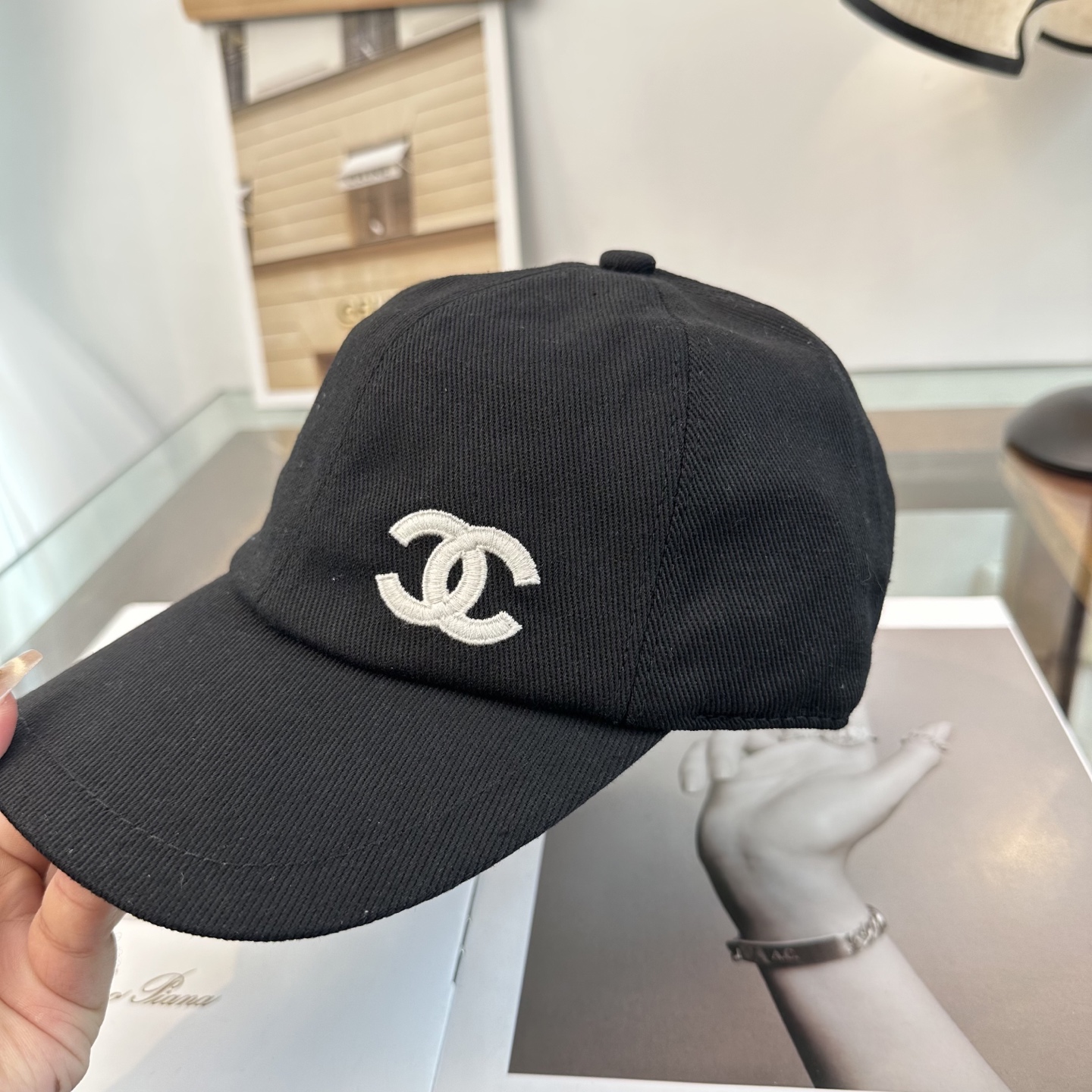 【CHANEL香奈儿】新款高级感唯美纹路小香风鸭舌帽 ，遮阳又超好搭配，出街单品 高货版本原单品质👄