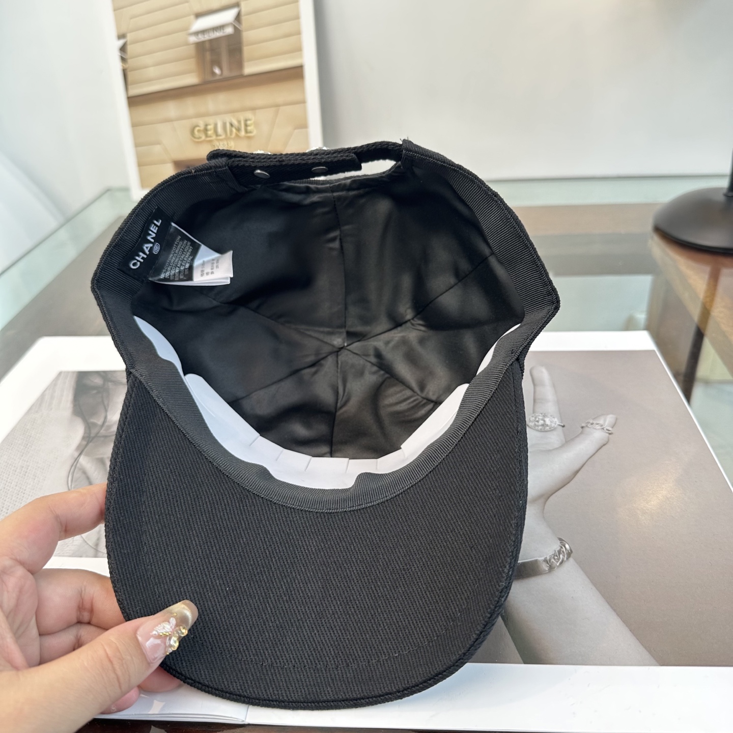 【CHANEL香奈儿】新款高级感唯美纹路小香风鸭舌帽 ，遮阳又超好搭配，出街单品 高货版本原单品质👄