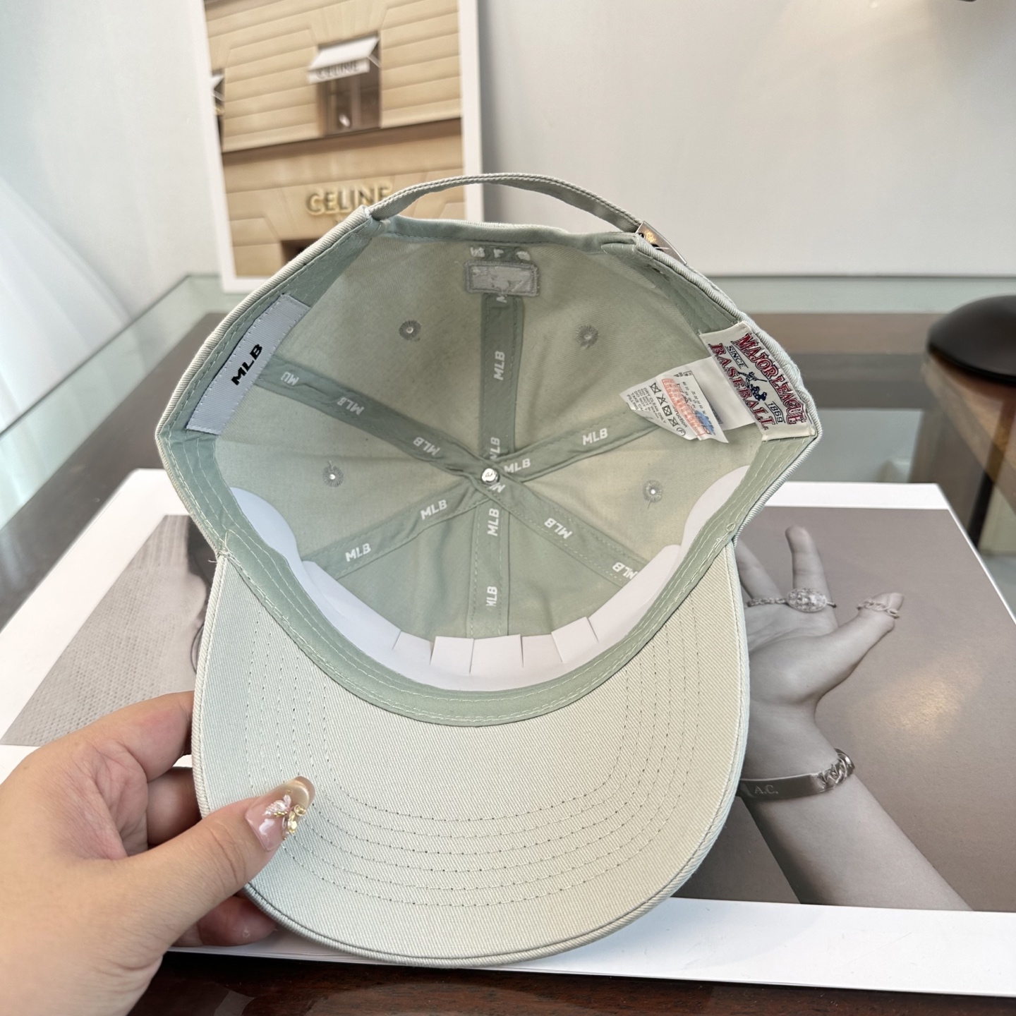 韩国正品MLB棒球帽。NY最新最火的帽子就在这👏👏最新款棒球帽刺绣男女情侣款鸭舌帽❗最新款 ，爆炸款全线