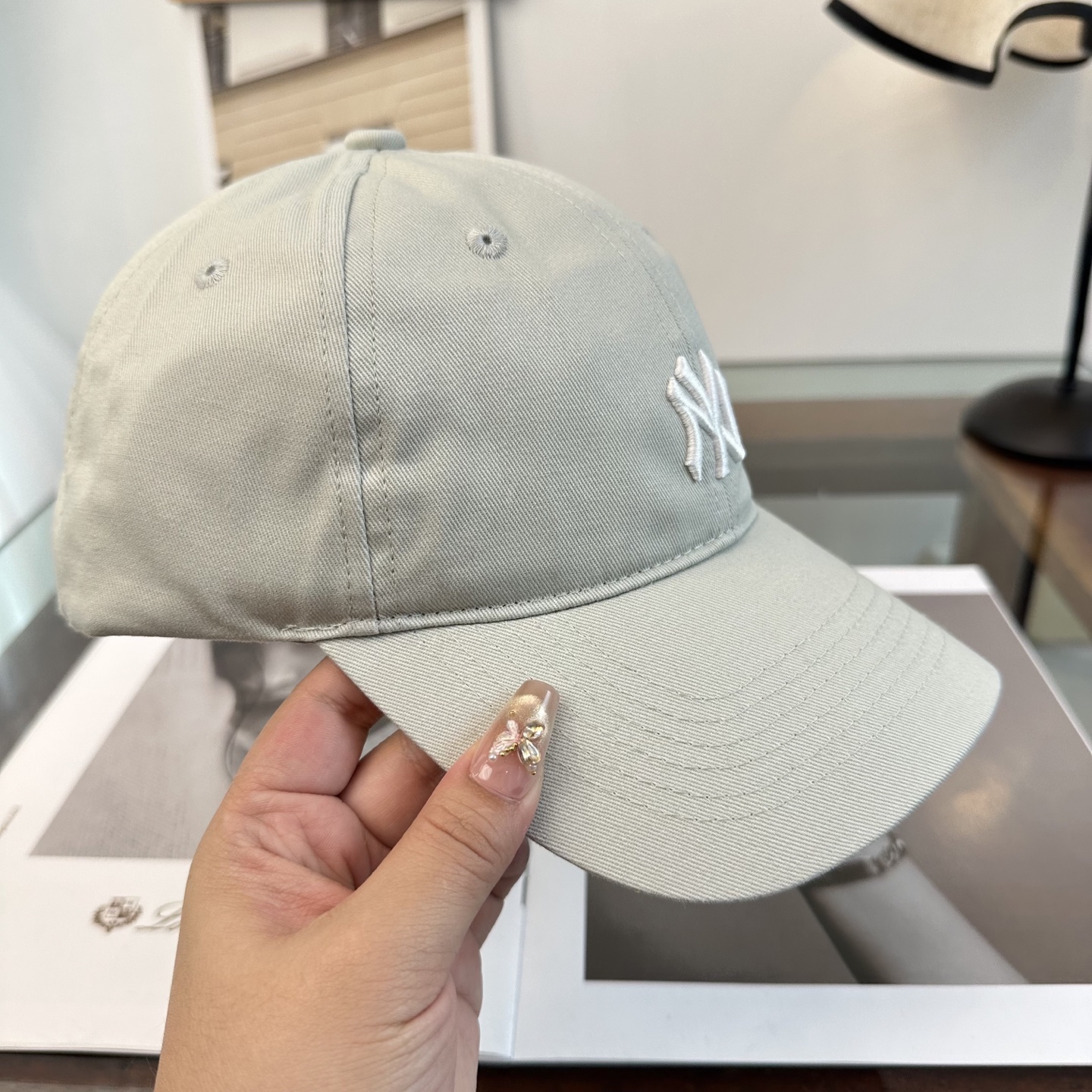 韩国正品MLB棒球帽。NY最新最火的帽子就在这👏👏最新款棒球帽刺绣男女情侣款鸭舌帽❗最新款 ，爆炸款全线