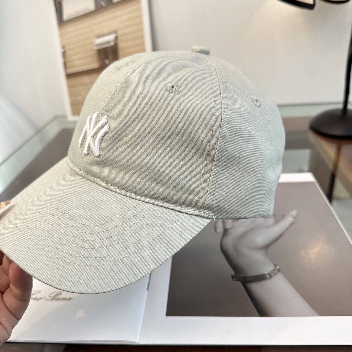 韩国正品MLB棒球帽。NY最新最火的帽子就在这👏👏最新款棒球帽刺绣男女情侣款鸭舌帽❗最新款 ，爆炸款全线