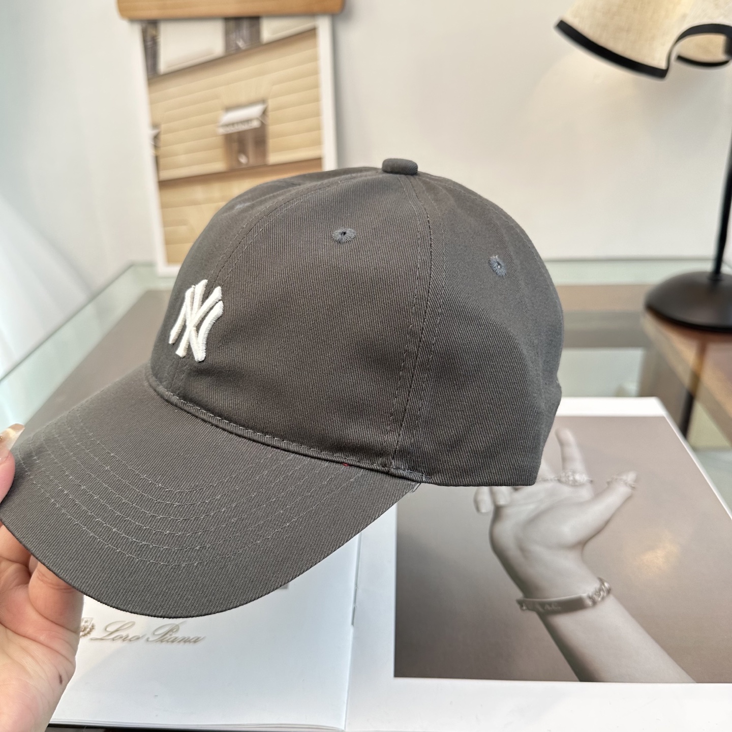 韩国正品MLB棒球帽。NY最新最火的帽子就在这👏👏最新款棒球帽刺绣男女情侣款鸭舌帽❗最新款 ，爆炸款全线