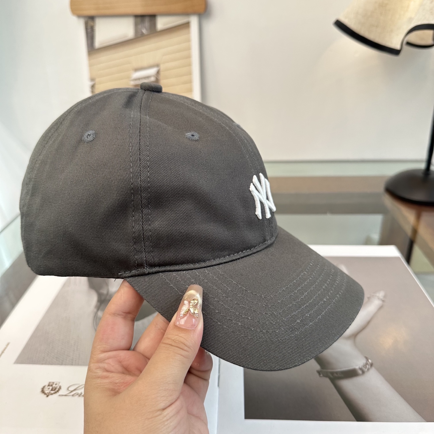 韩国正品MLB棒球帽。NY最新最火的帽子就在这👏👏最新款棒球帽刺绣男女情侣款鸭舌帽❗最新款 ，爆炸款全线