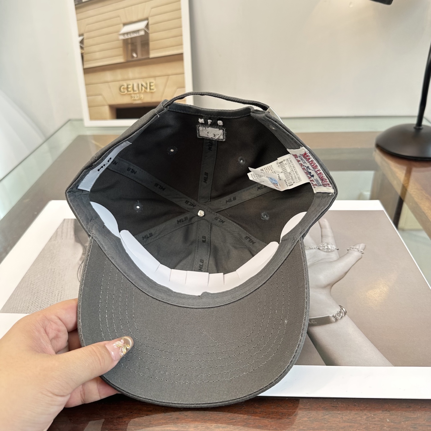 韩国正品MLB棒球帽。NY最新最火的帽子就在这👏👏最新款棒球帽刺绣男女情侣款鸭舌帽❗最新款 ，爆炸款全线