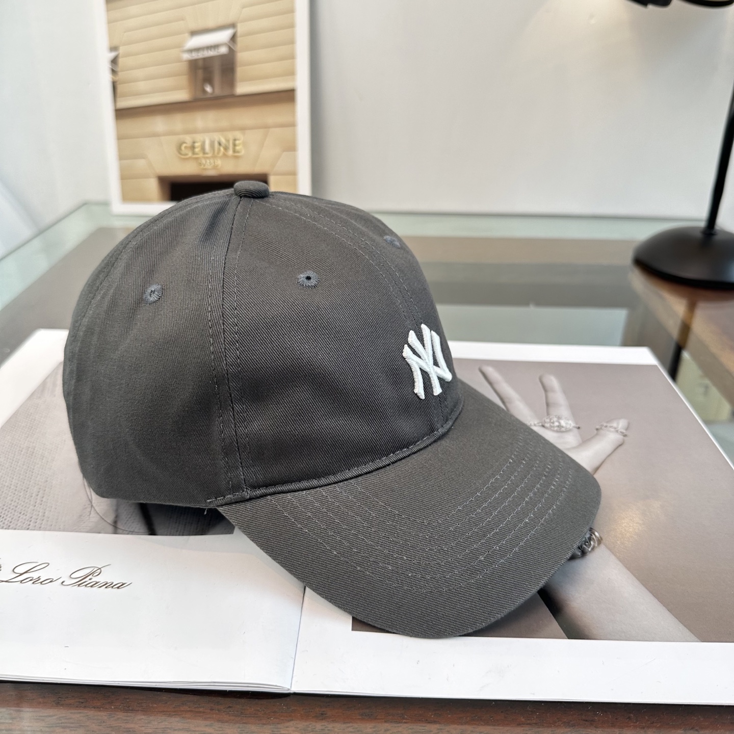 韩国正品MLB棒球帽。NY最新最火的帽子就在这👏👏最新款棒球帽刺绣男女情侣款鸭舌帽❗最新款 ，爆炸款全线